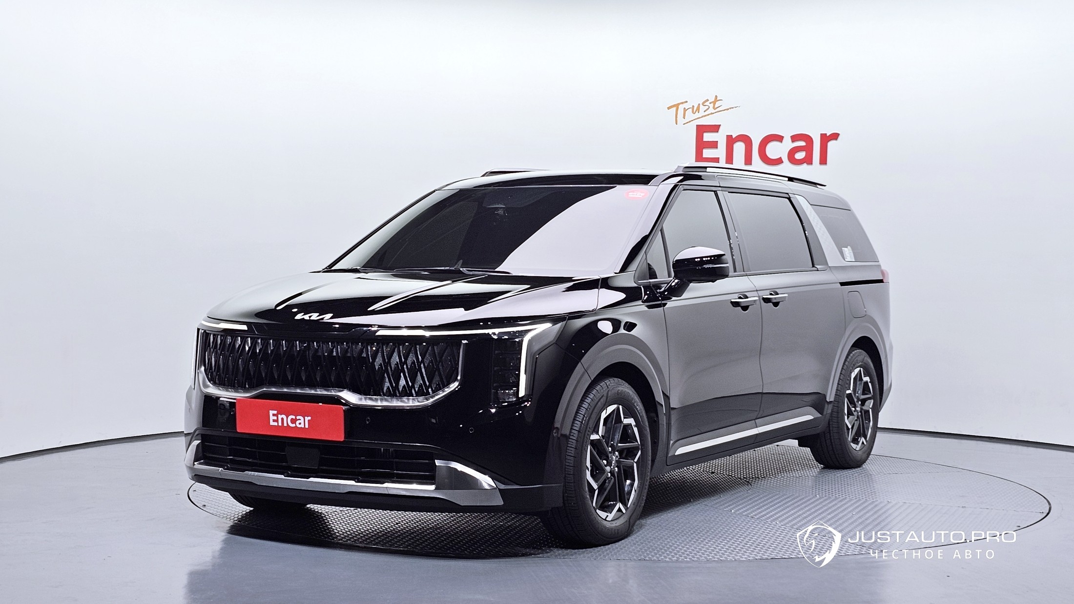 Автомобиль Kia Canival