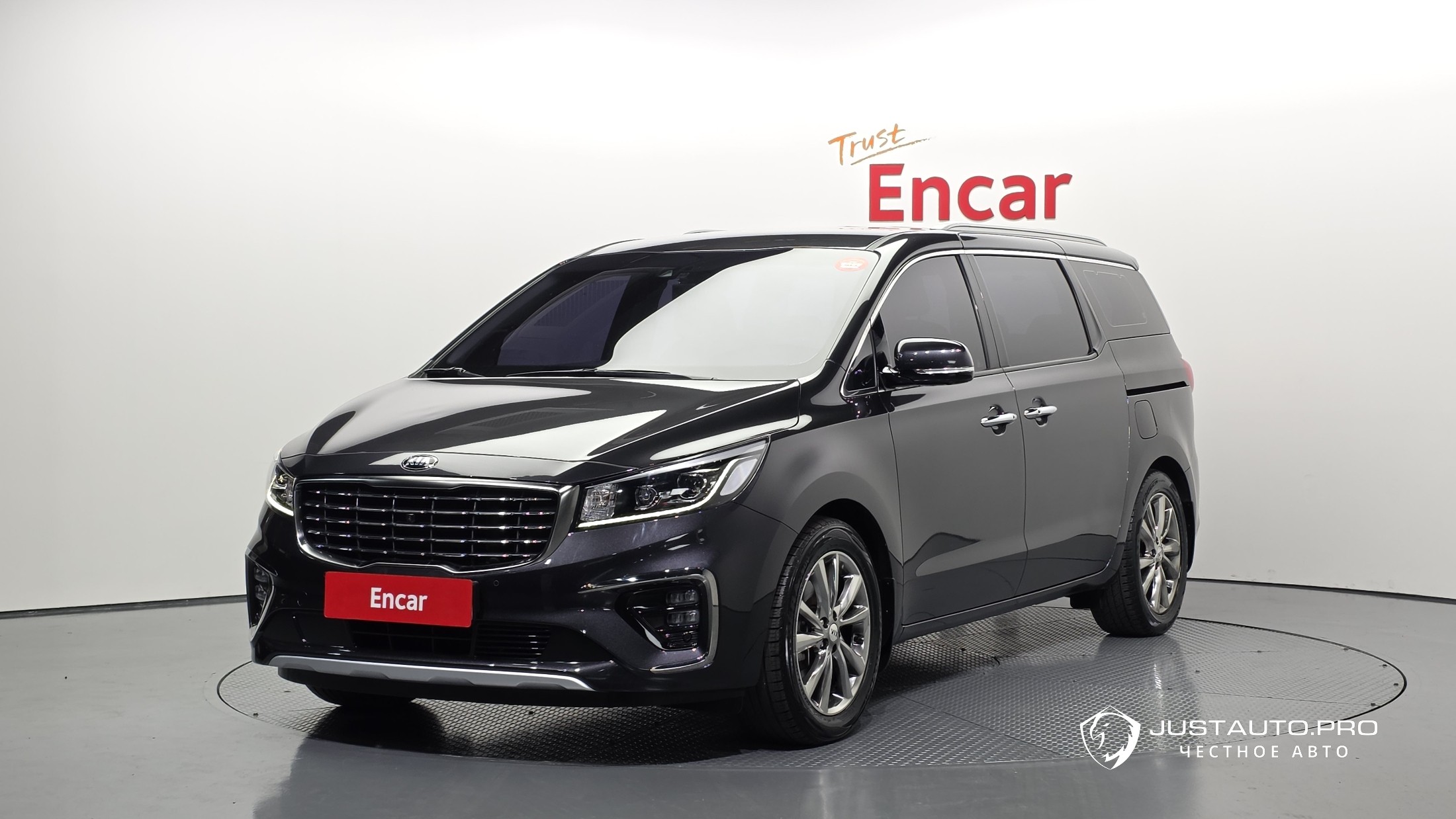 Автомобиль Kia Canival