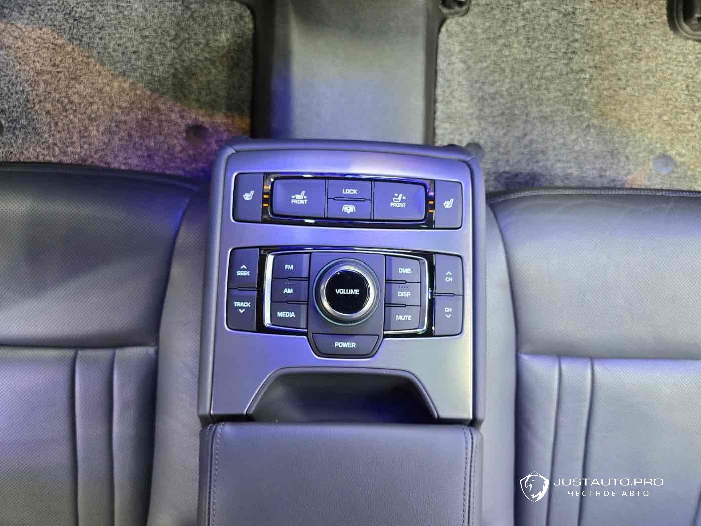 Автомобиль Hyundai Genesis