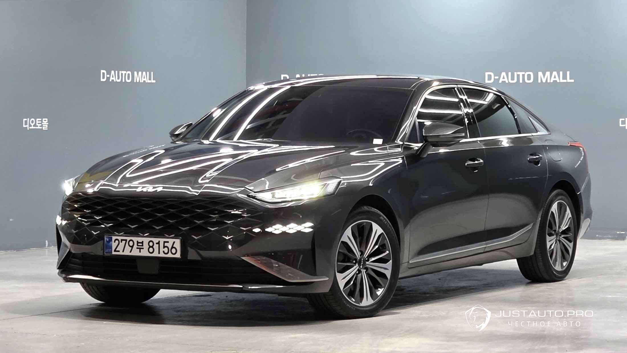 Автомобиль Kia K8