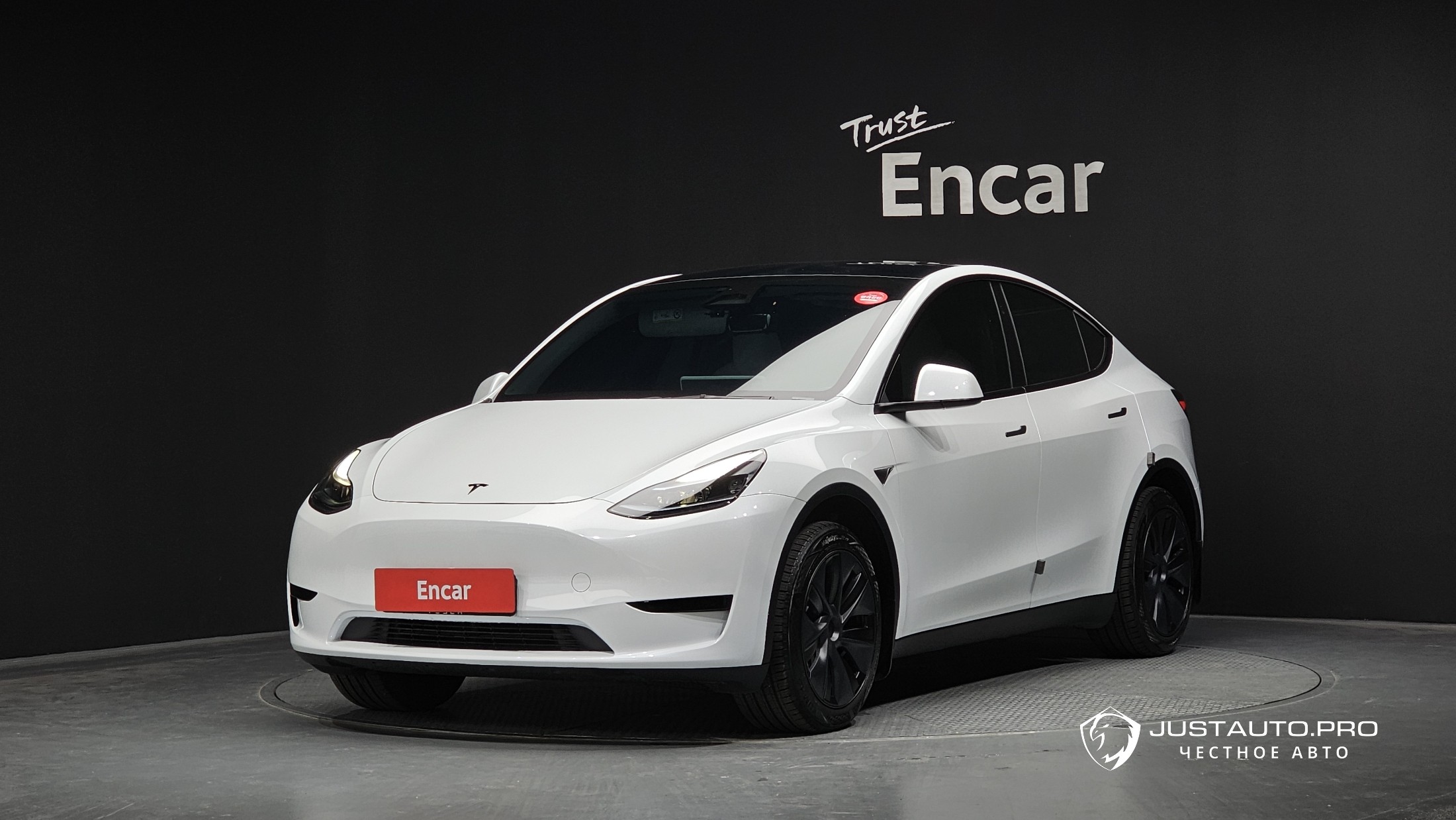 Автомобиль Tesla Model Y