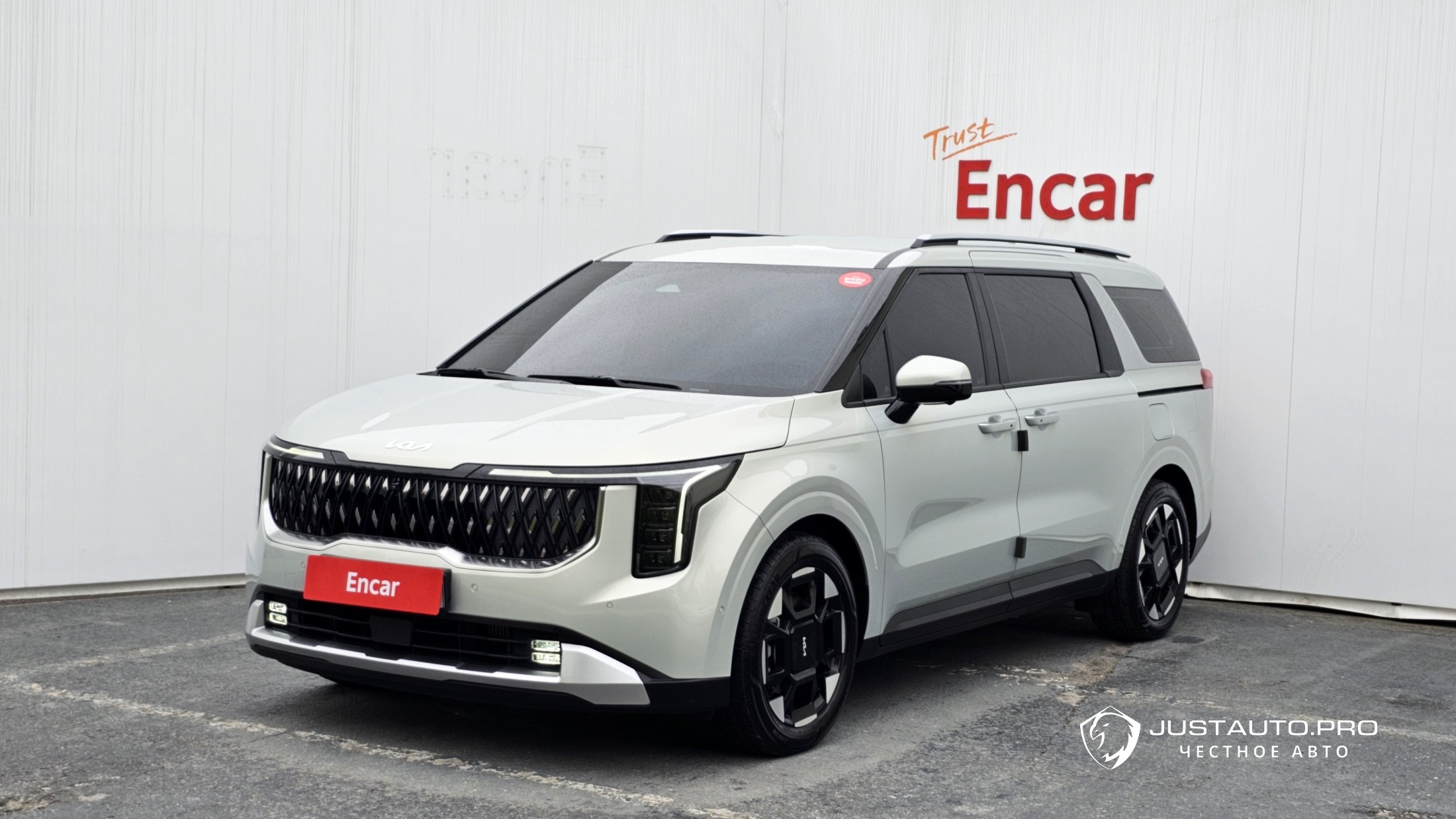 Автомобиль Kia Canival