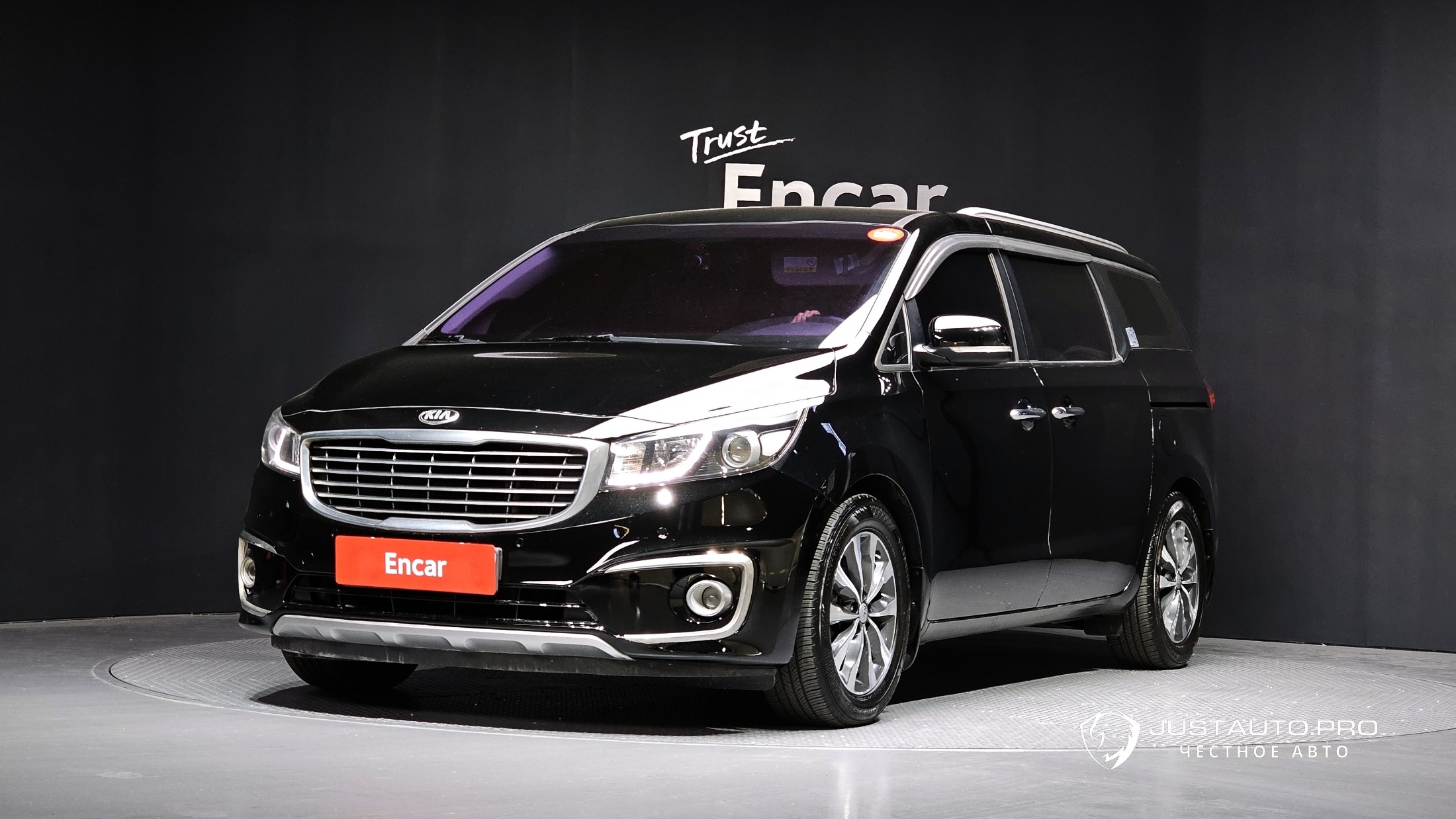 Автомобиль Kia Canival