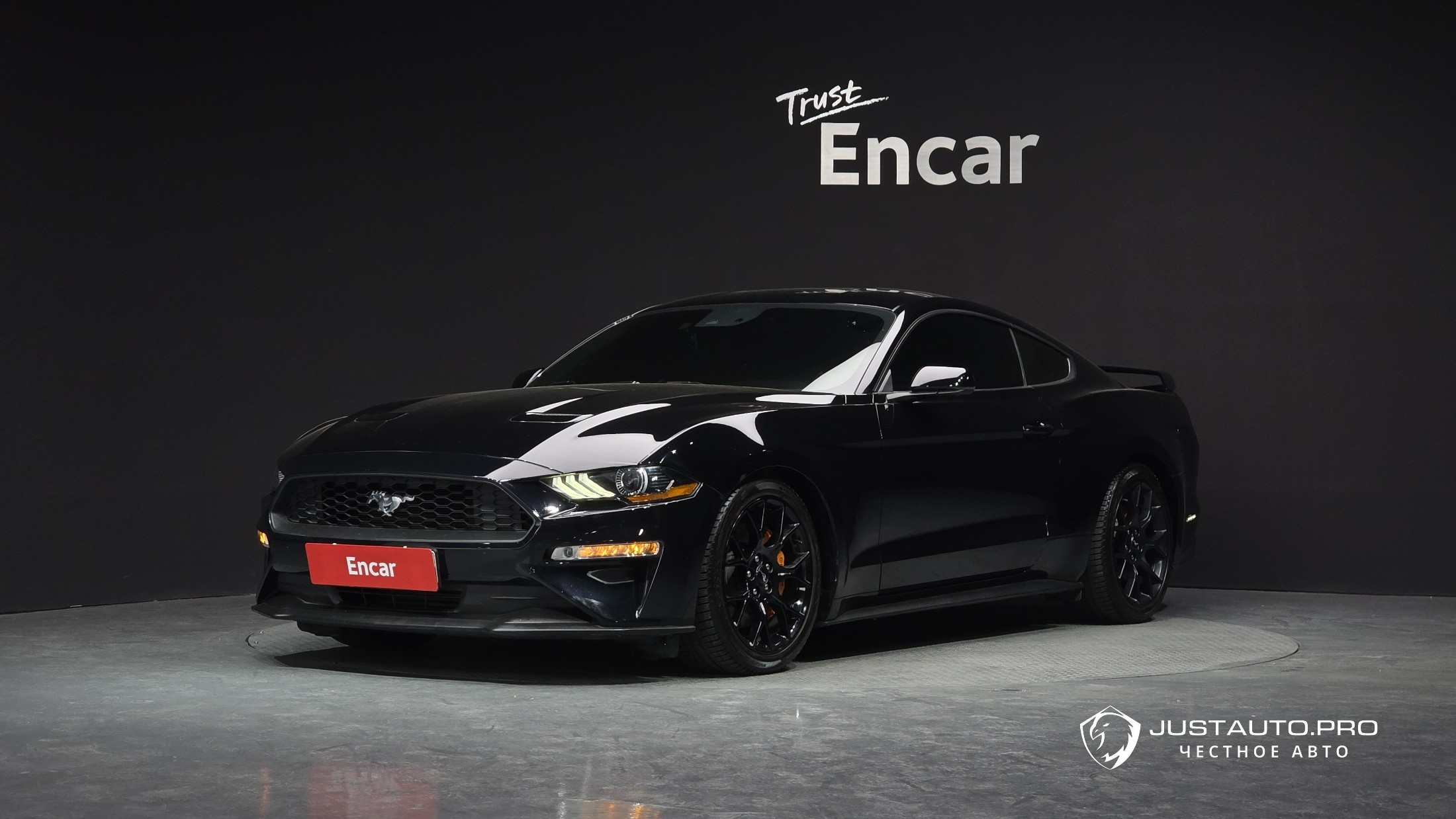 Автомобиль Ford Mustang