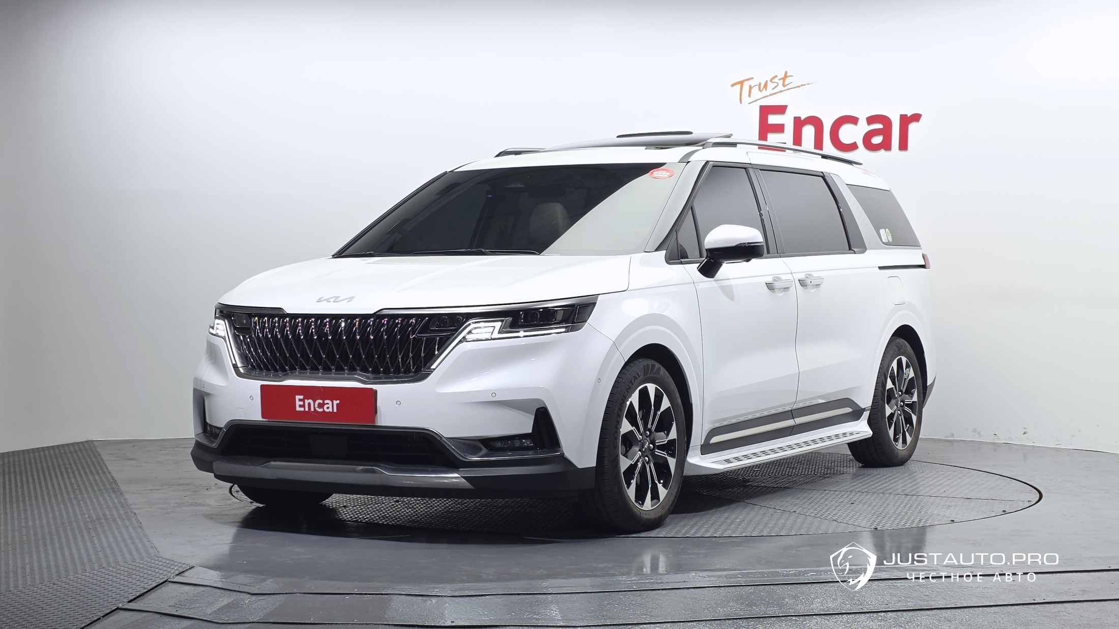 Автомобиль Kia Canival
