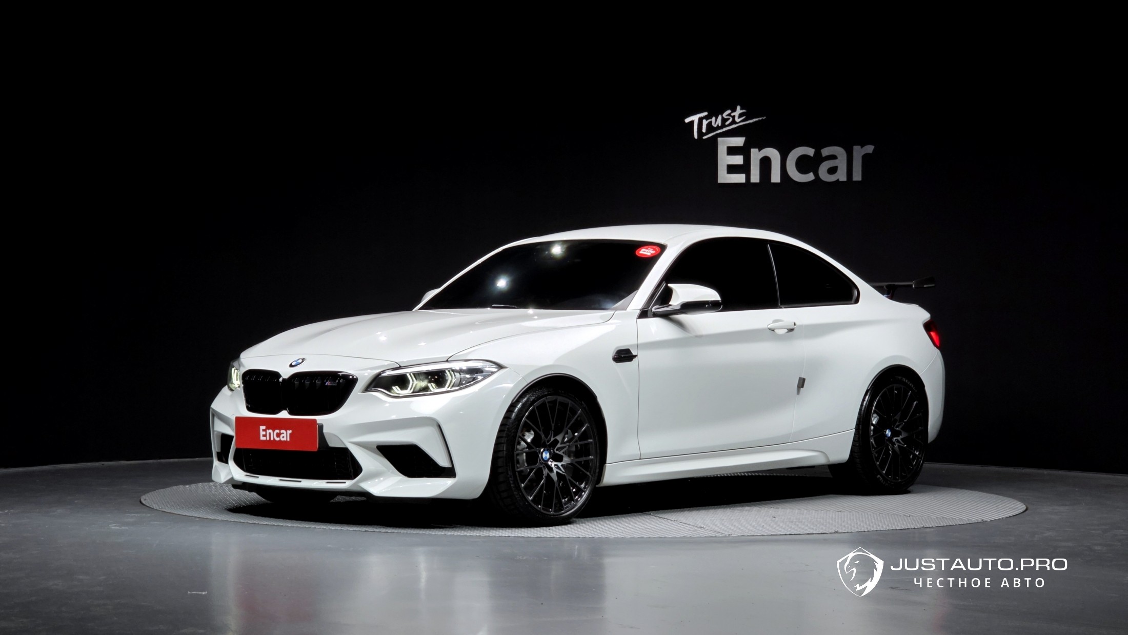 Автомобиль BMW M2