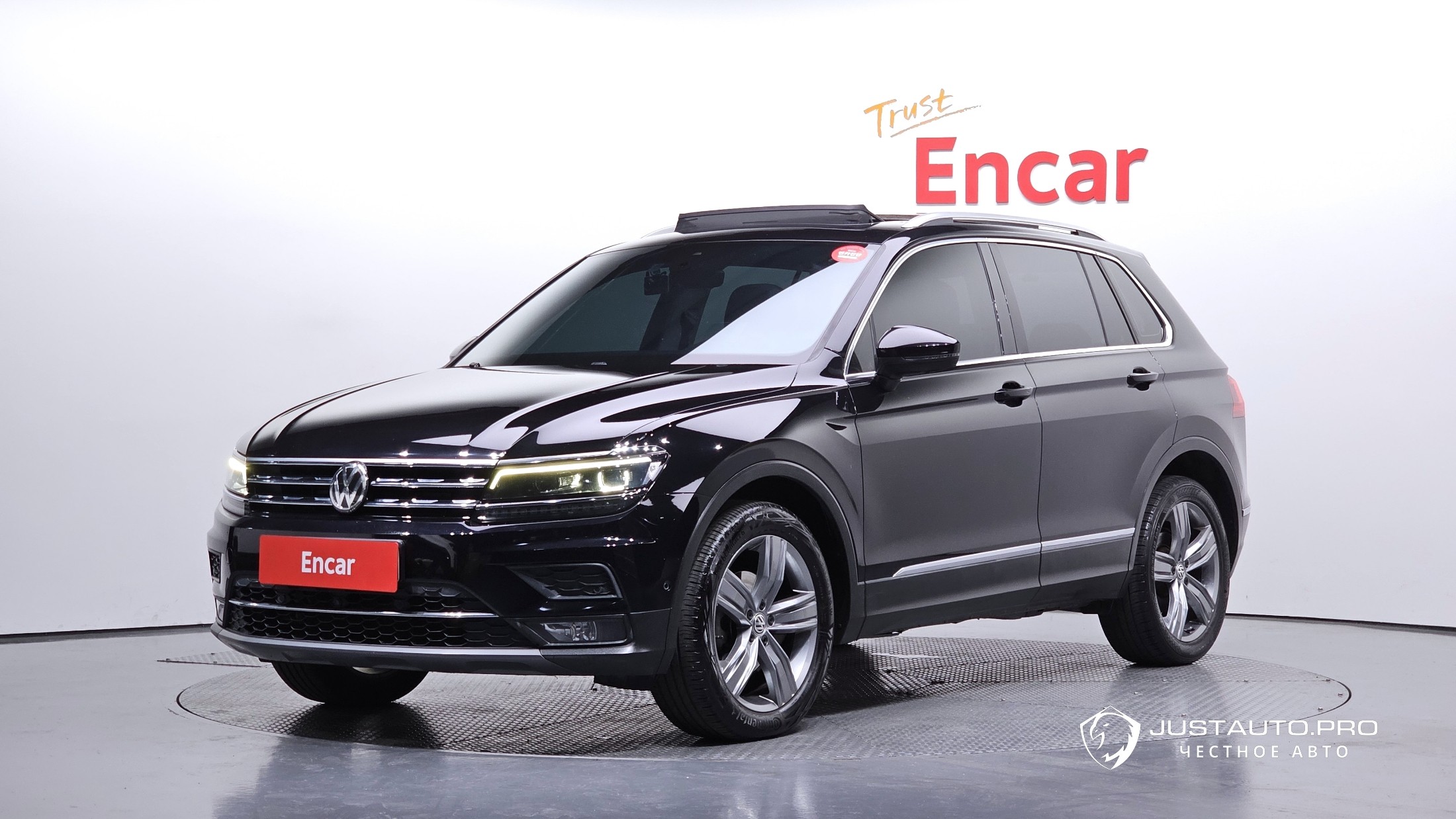 Автомобиль Volkswagen Tiguan