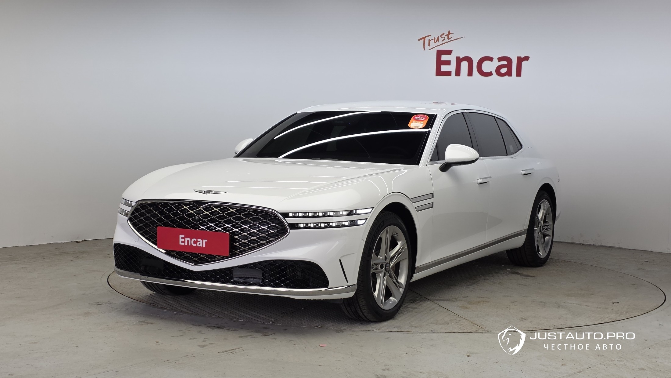 Автомобиль Genesis G90