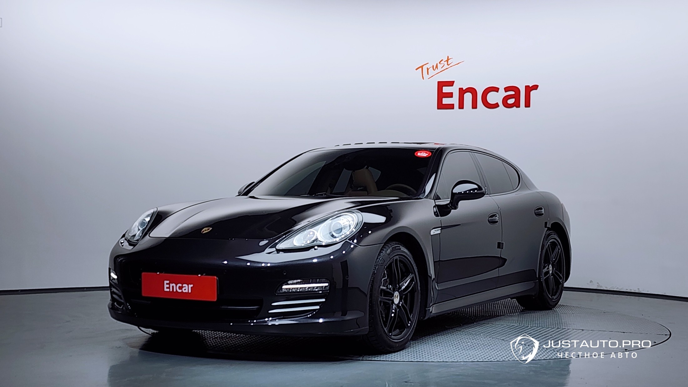 Автомобиль Porsche Panamera