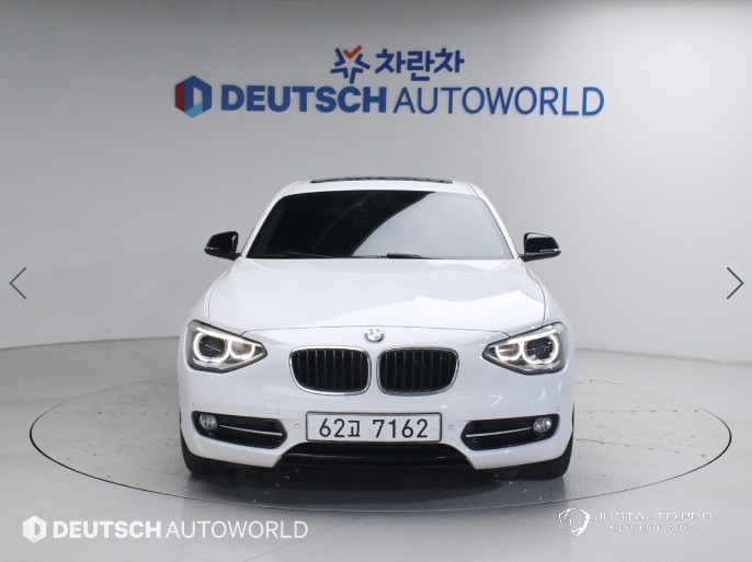 Автомобиль BMW 1-Series