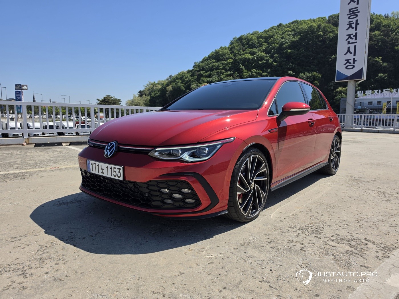 Автомобиль Volkswagen Golf