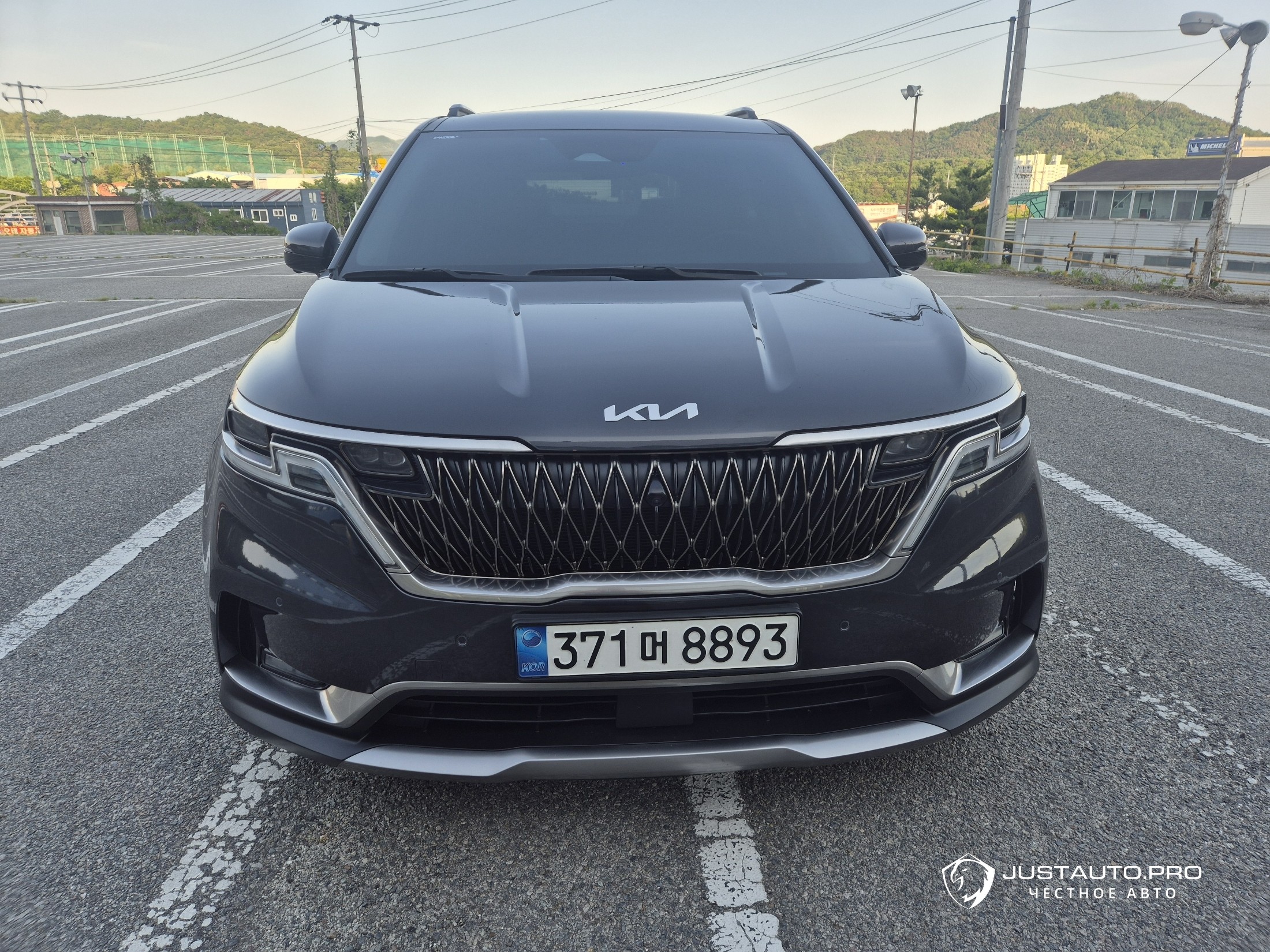 Автомобиль Kia Canival