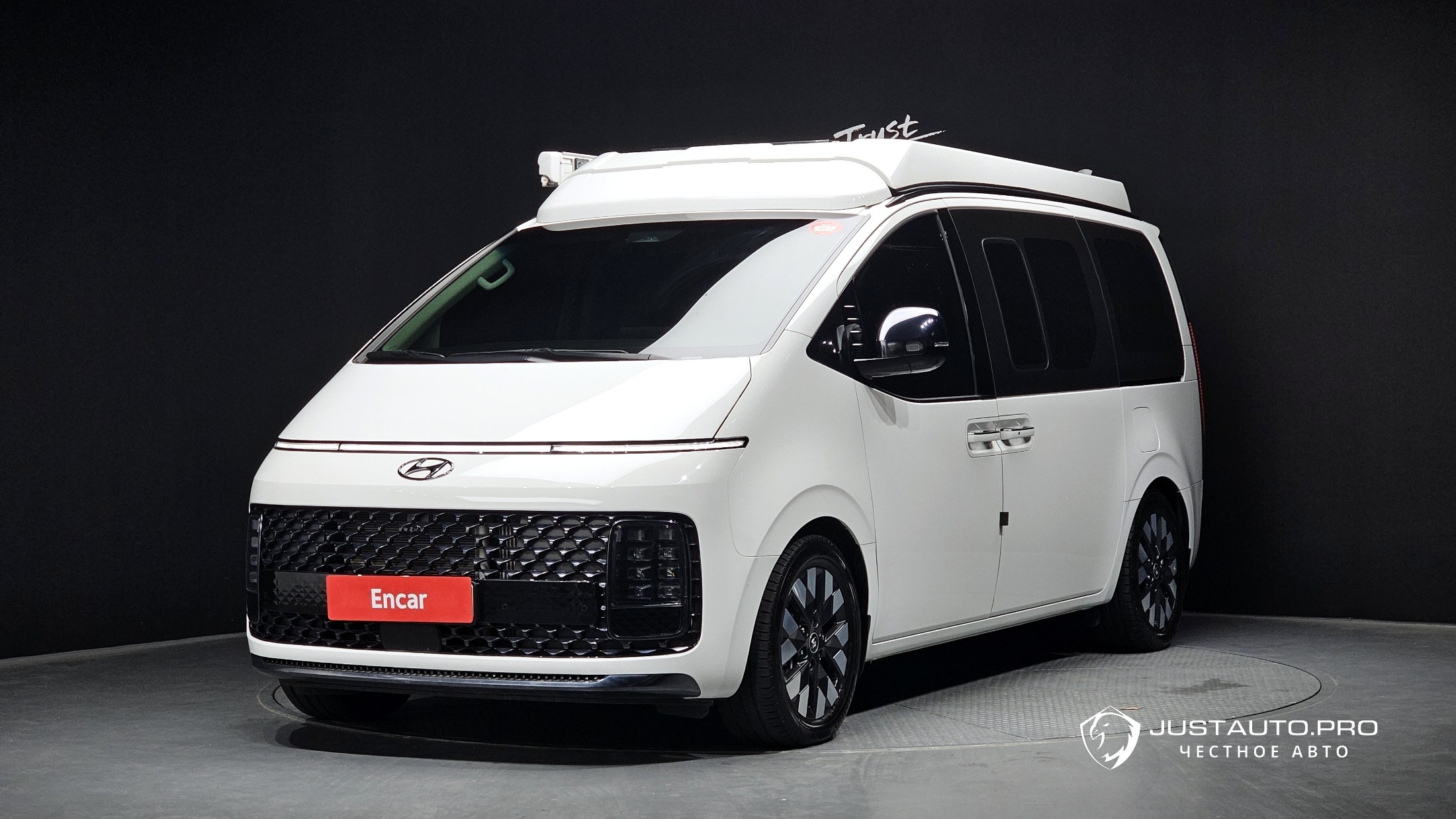 Автомобиль Hyundai Staria