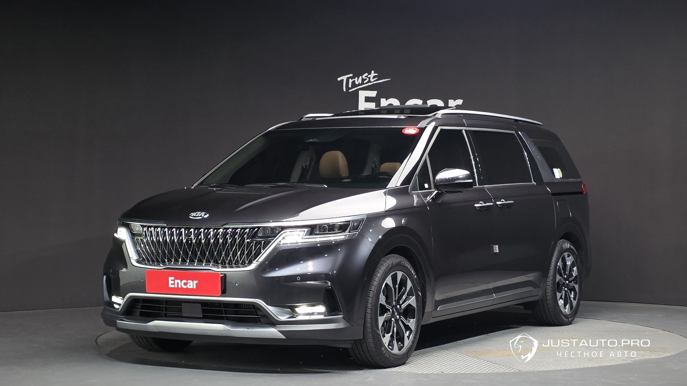 Автомобиль Kia Canival