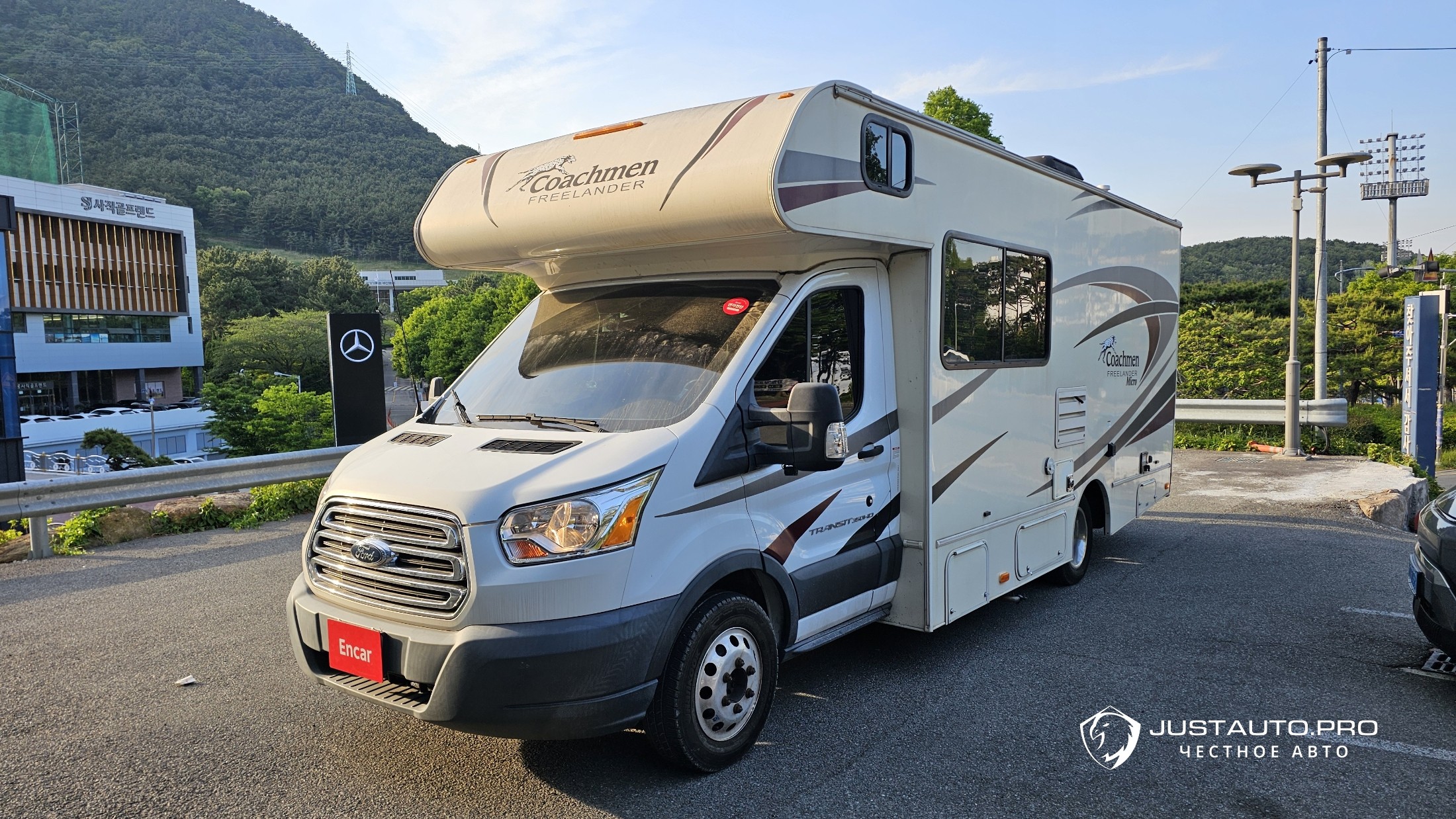 Автомобиль Ford Transit