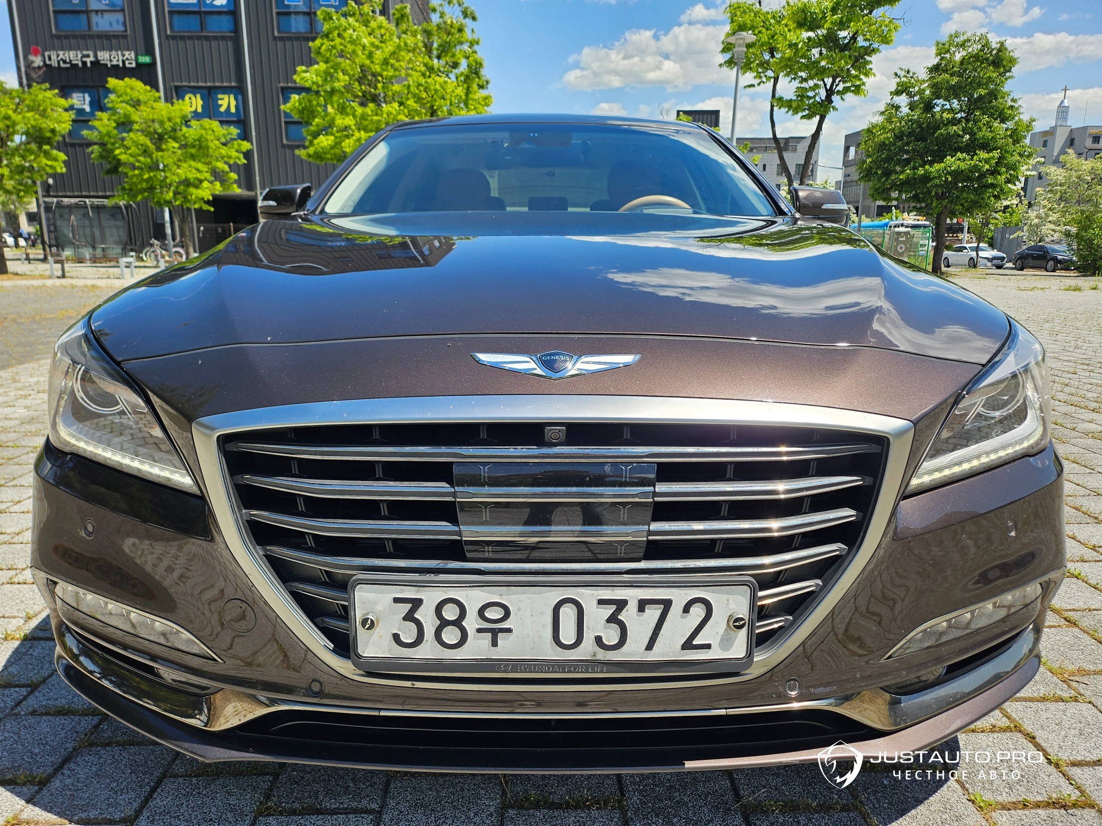Автомобиль Genesis G80