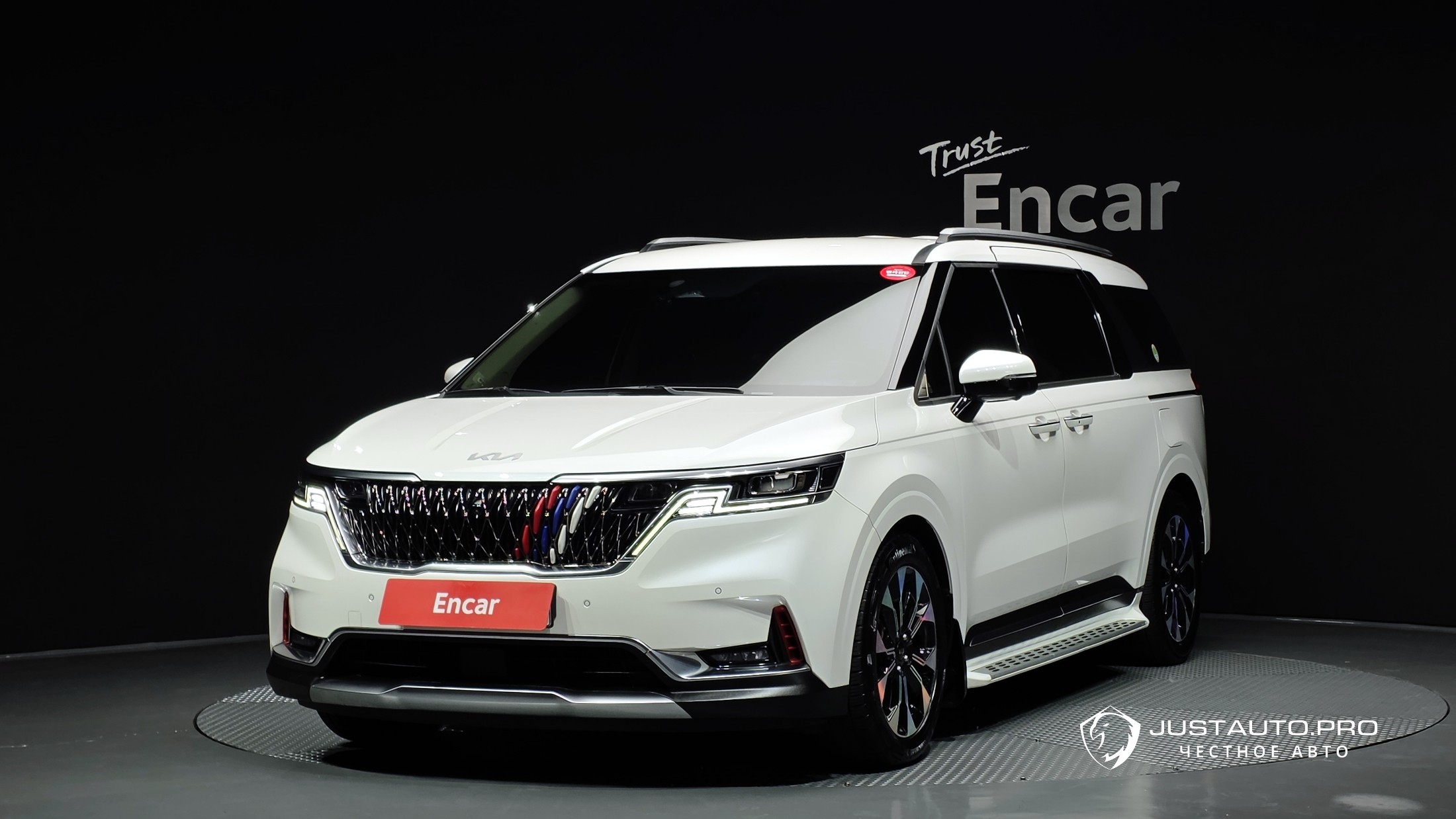 Автомобиль Kia Canival