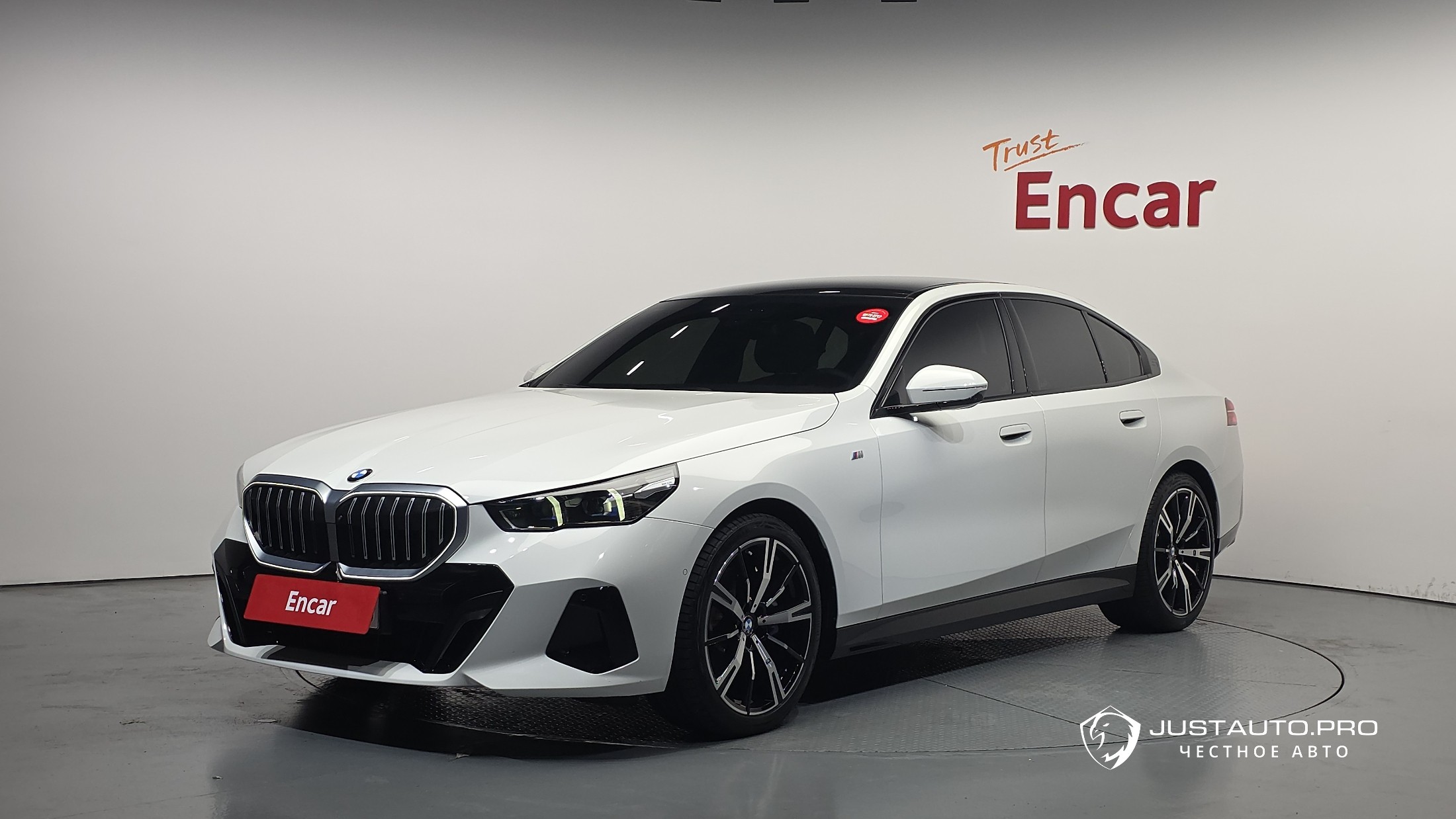 Автомобиль BMW 5-Series