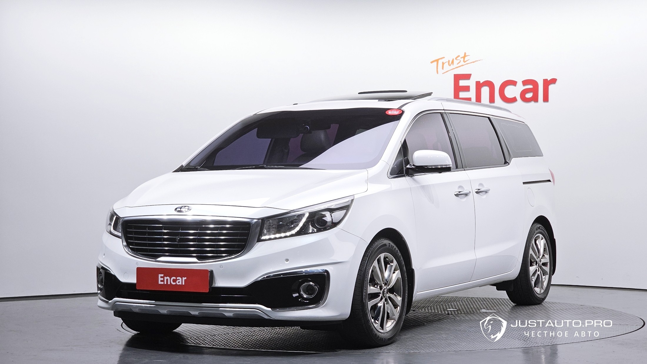 Автомобиль Kia Canival