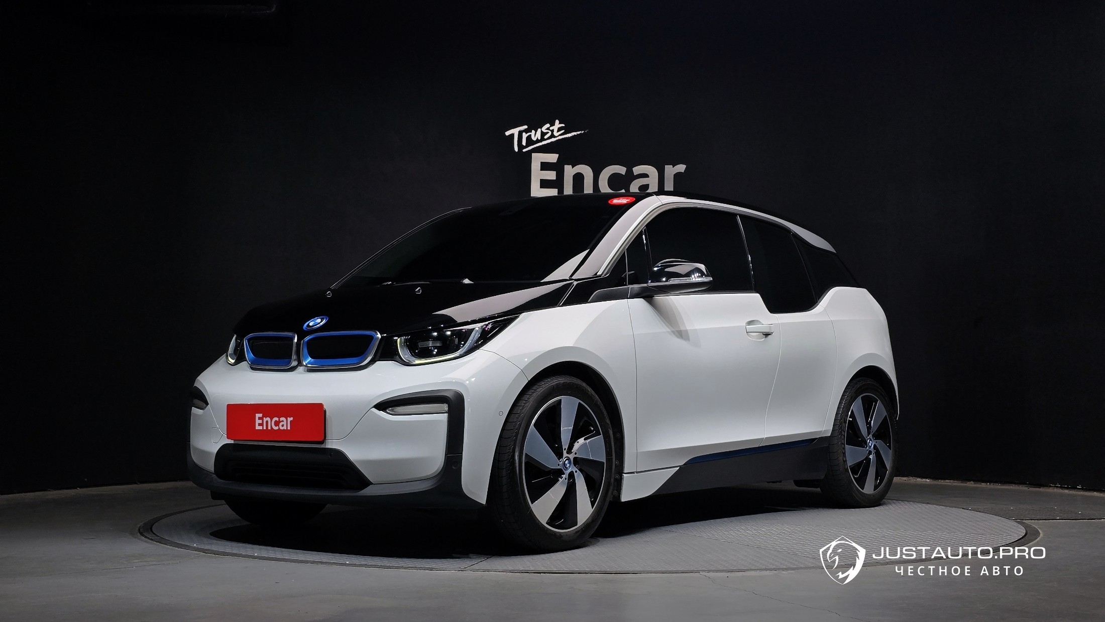 Автомобиль BMW i3