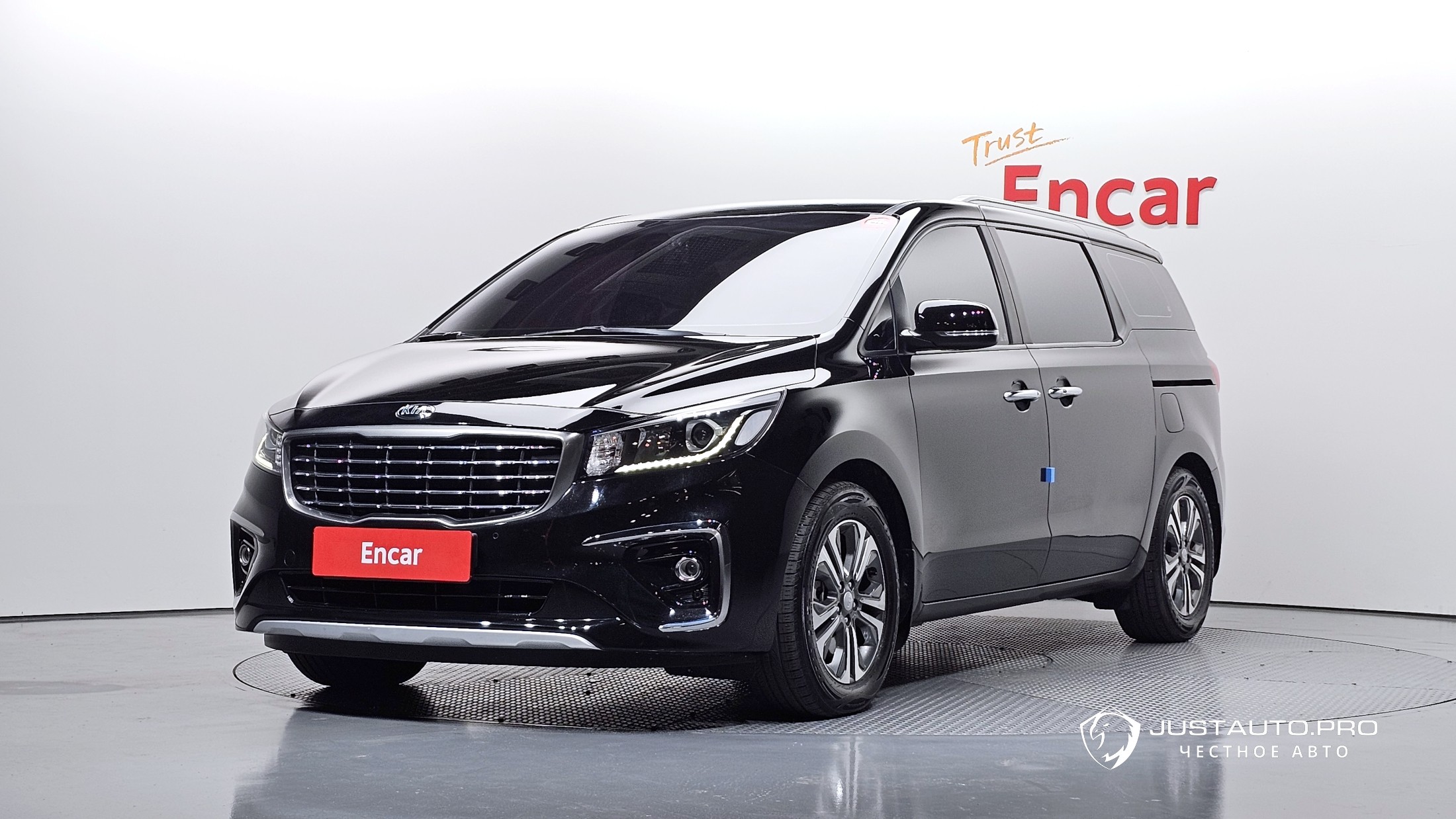 Автомобиль Kia Canival