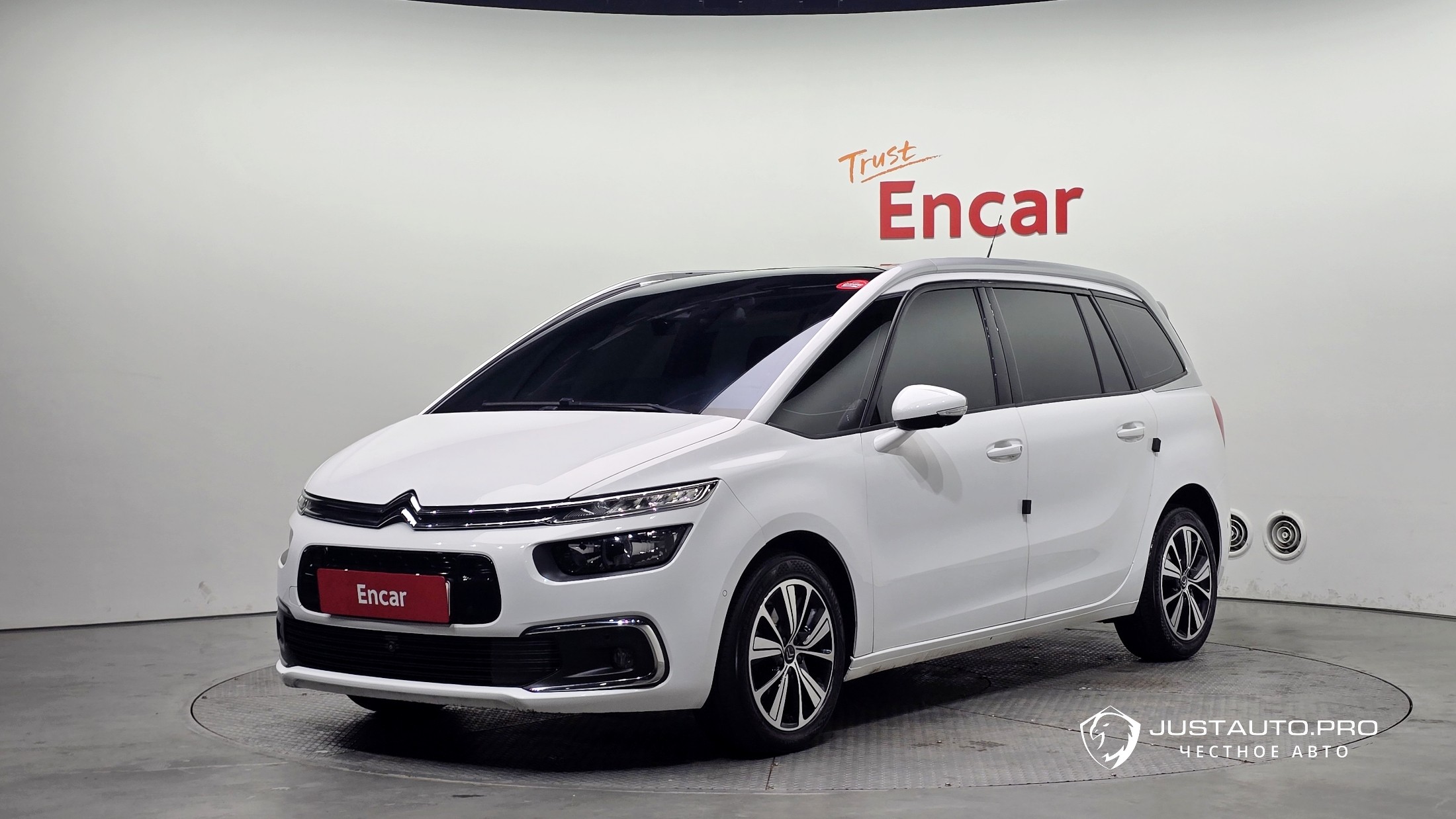 Автомобиль Citroen-DS C4 SpaceTourer