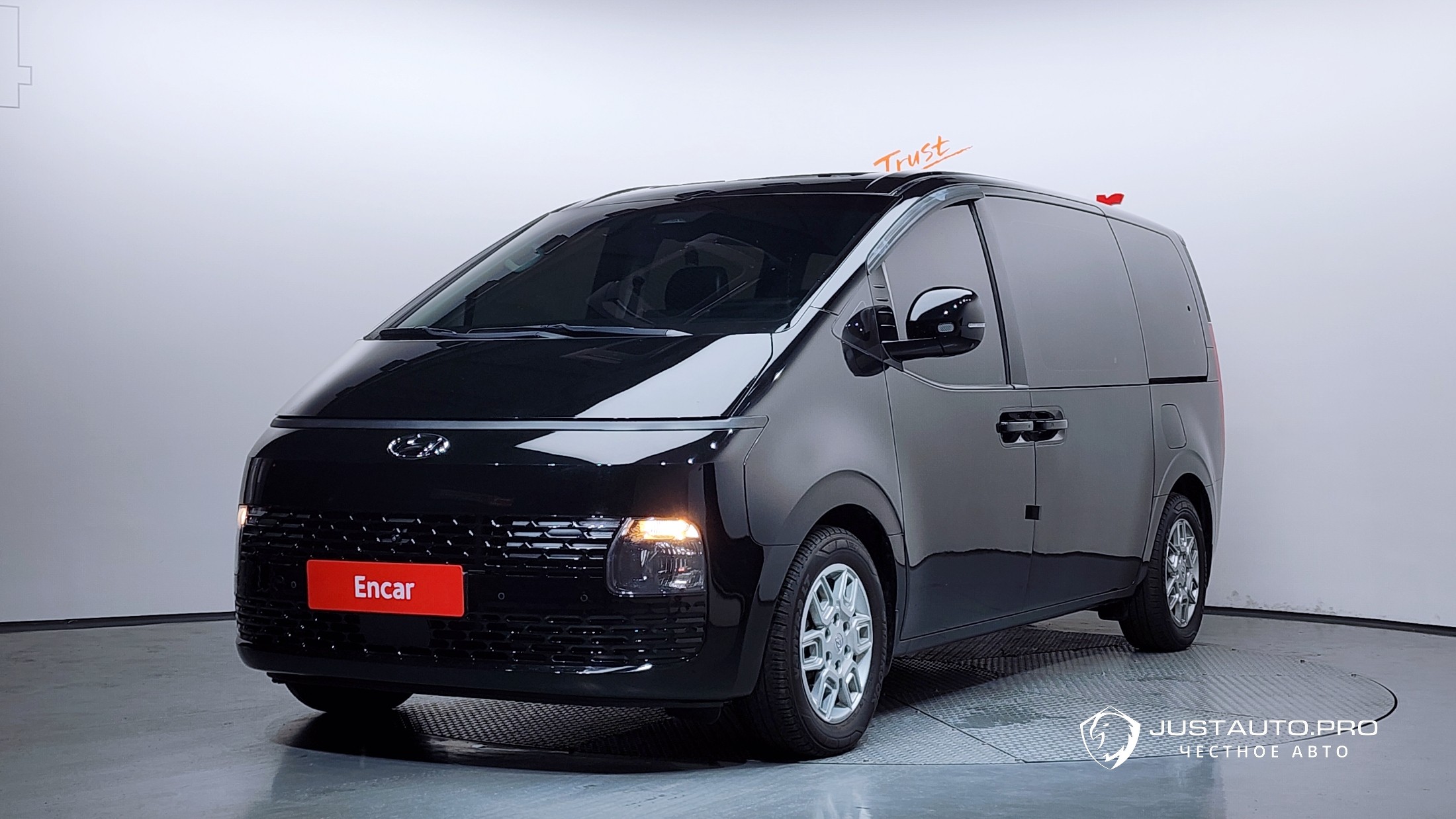 Автомобиль Hyundai Staria