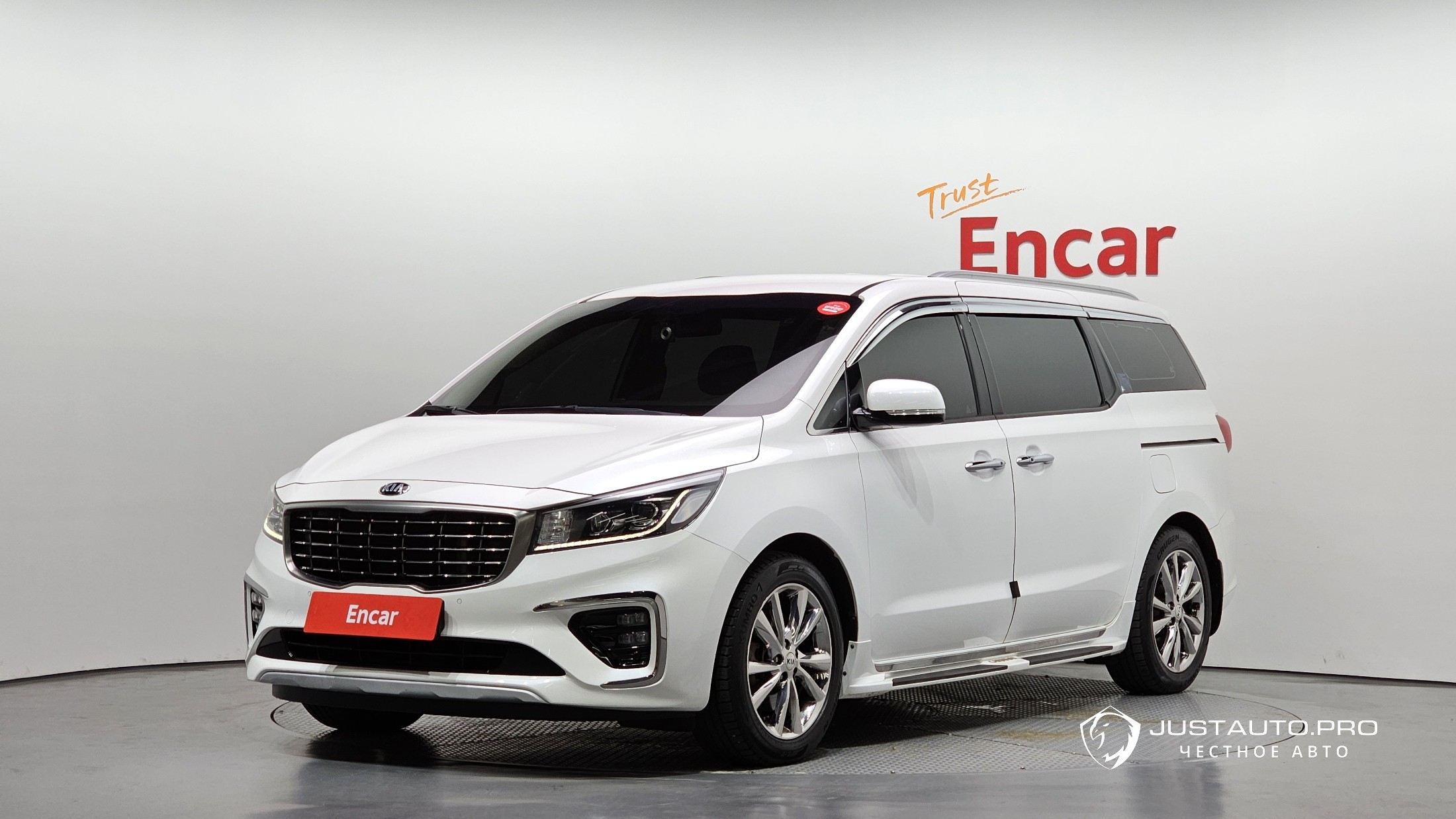 Автомобиль Kia Canival