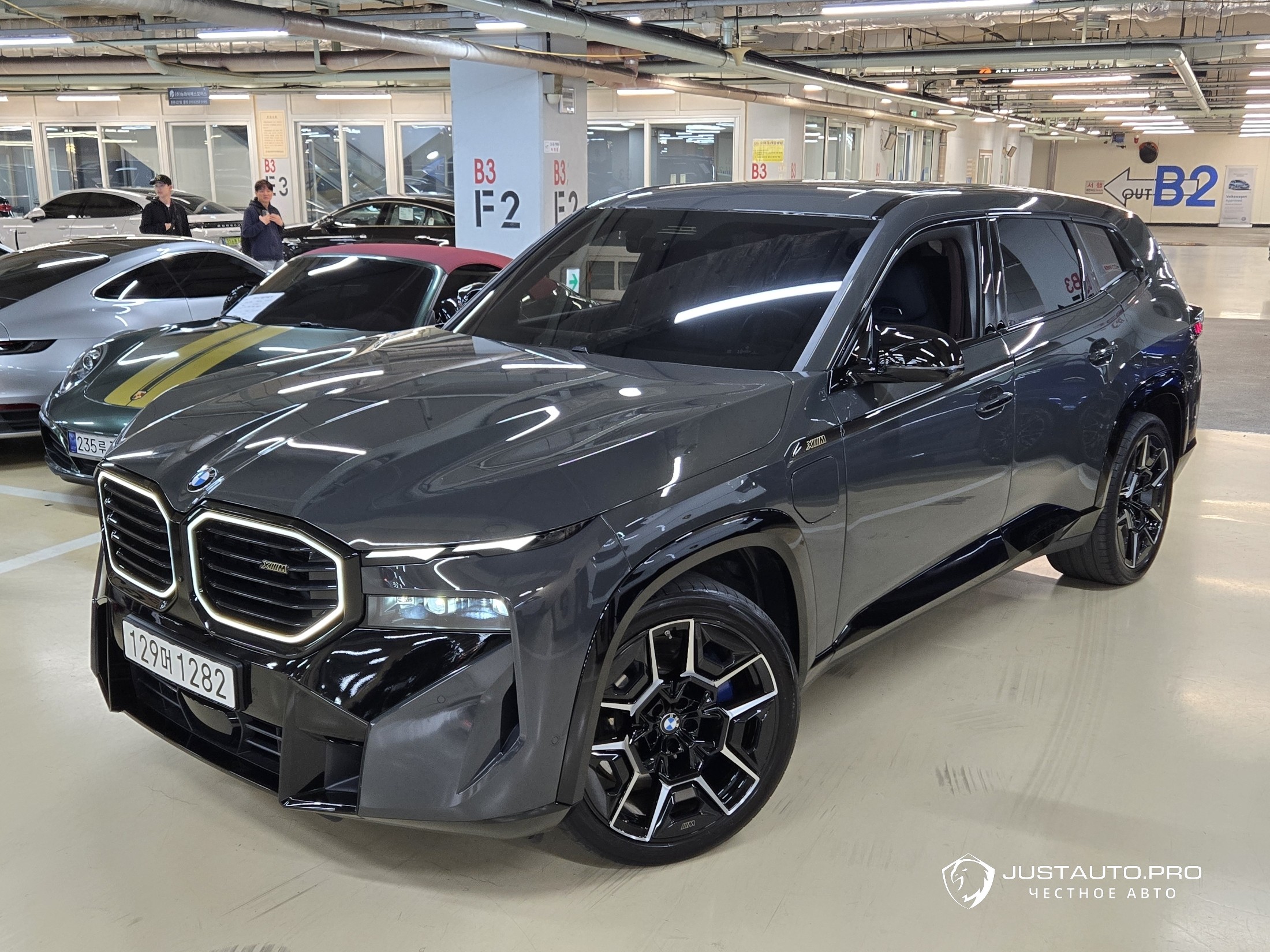 Автомобиль BMW XM