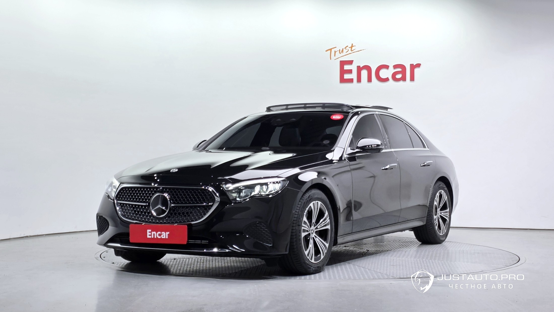 Автомобиль Mercedes-Benz E-Class