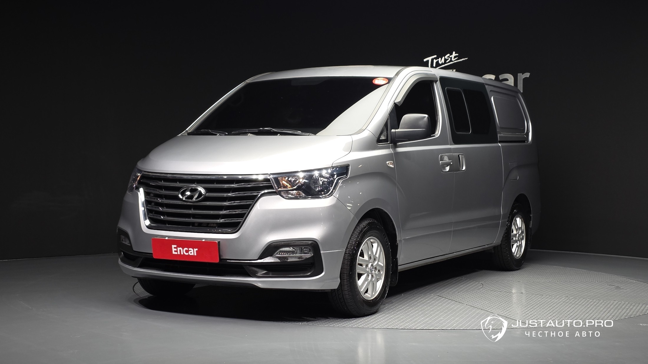 Автомобиль Hyundai Starex