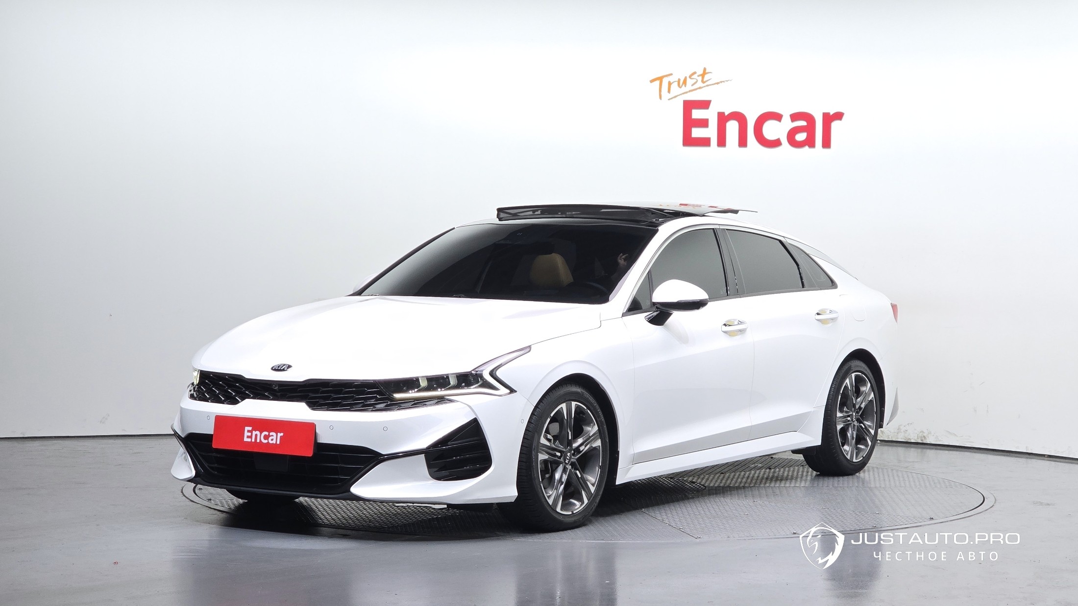 Автомобиль Kia K5