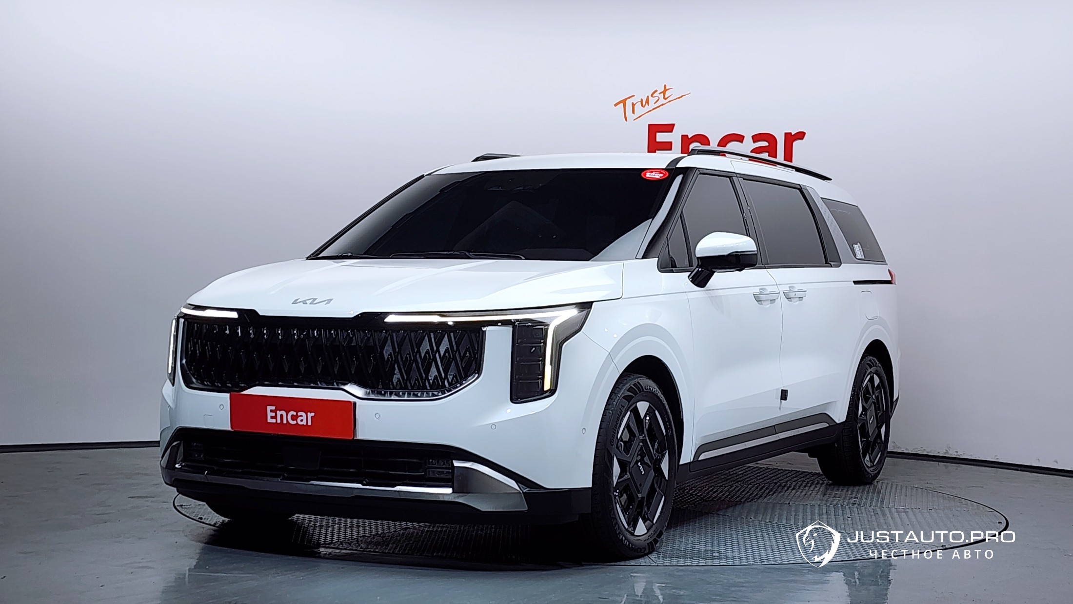 Автомобиль Kia Canival