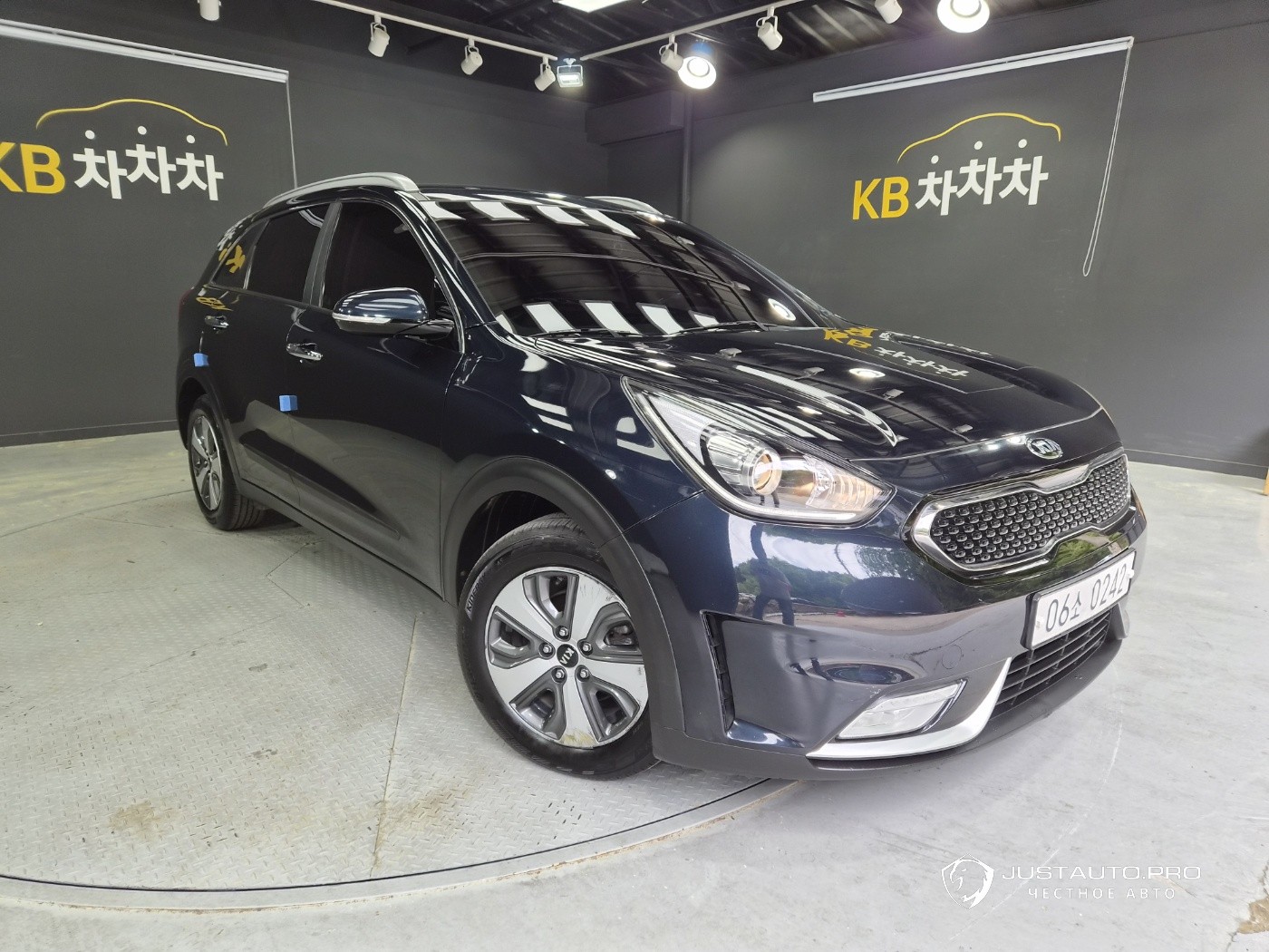Автомобиль Kia Niro