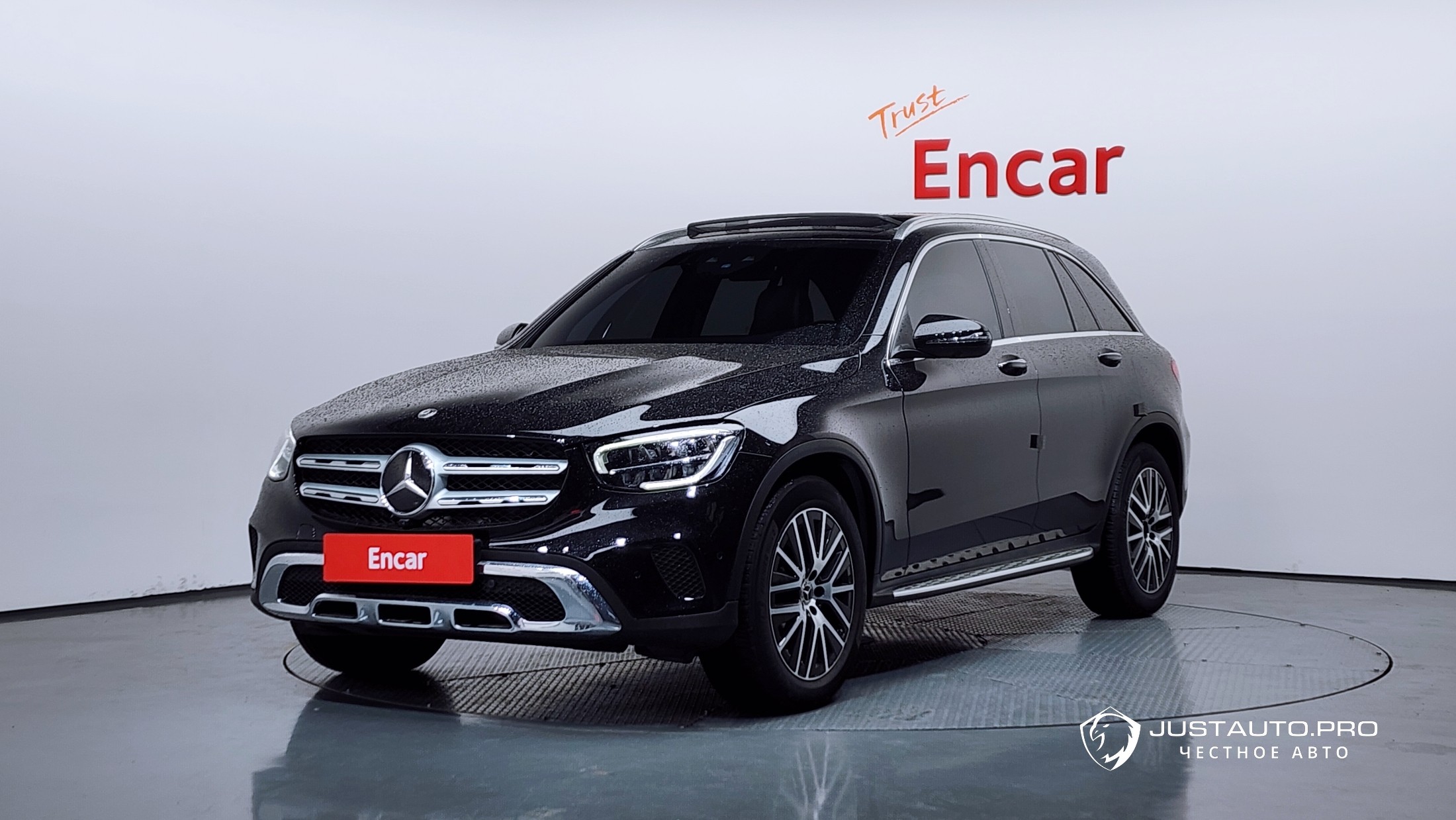 Автомобиль Mercedes-Benz GLC-Class