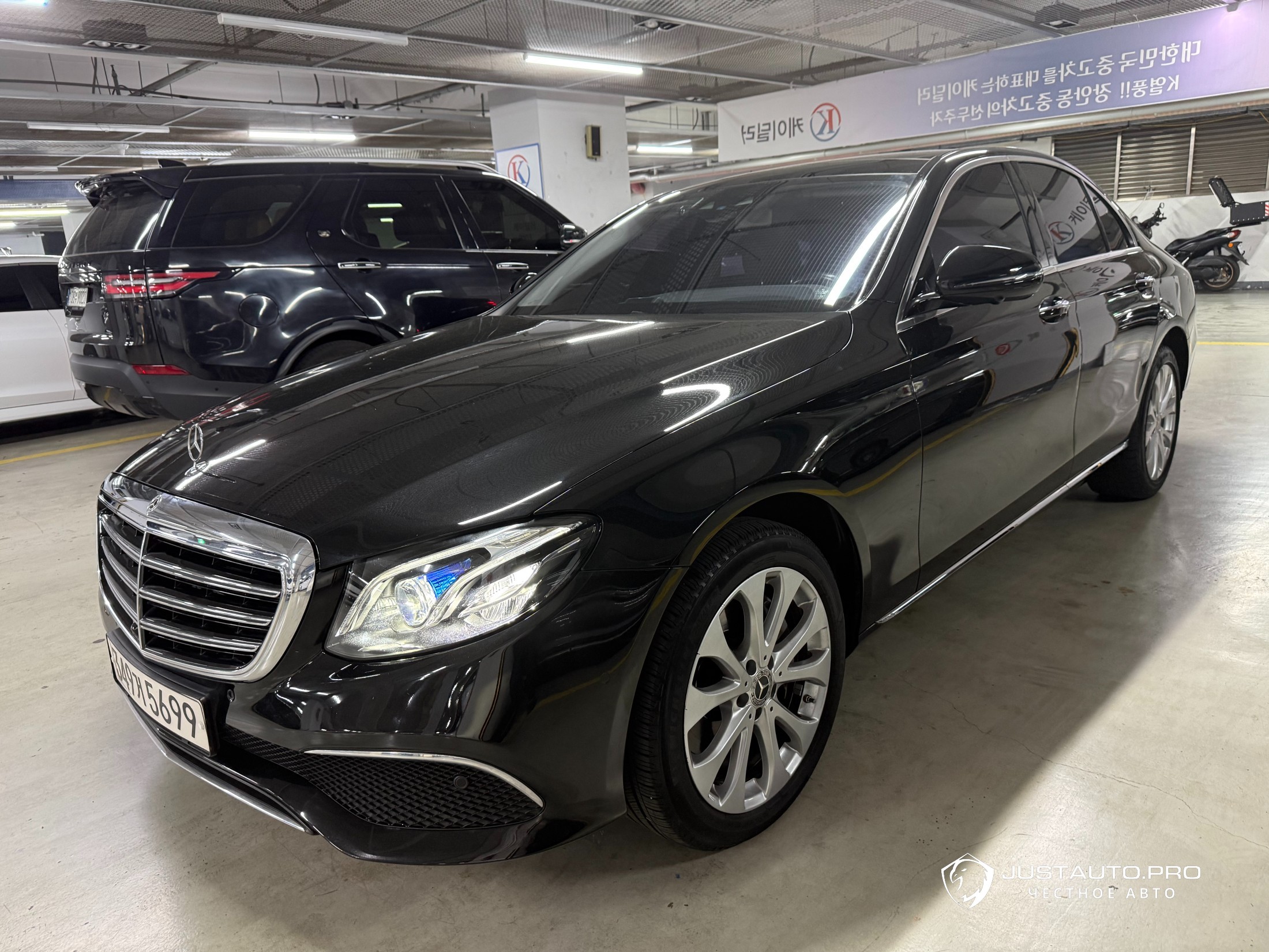 Автомобиль Mercedes-Benz E-Class