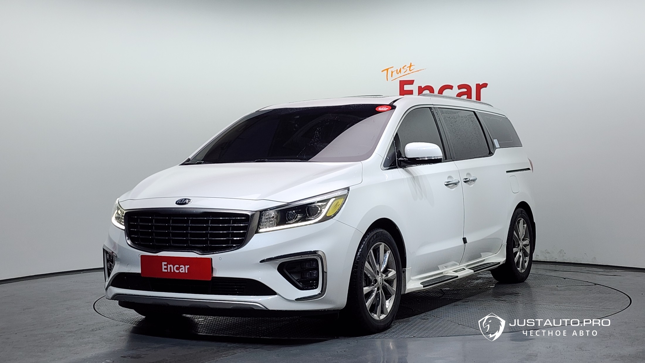 Автомобиль Kia Canival