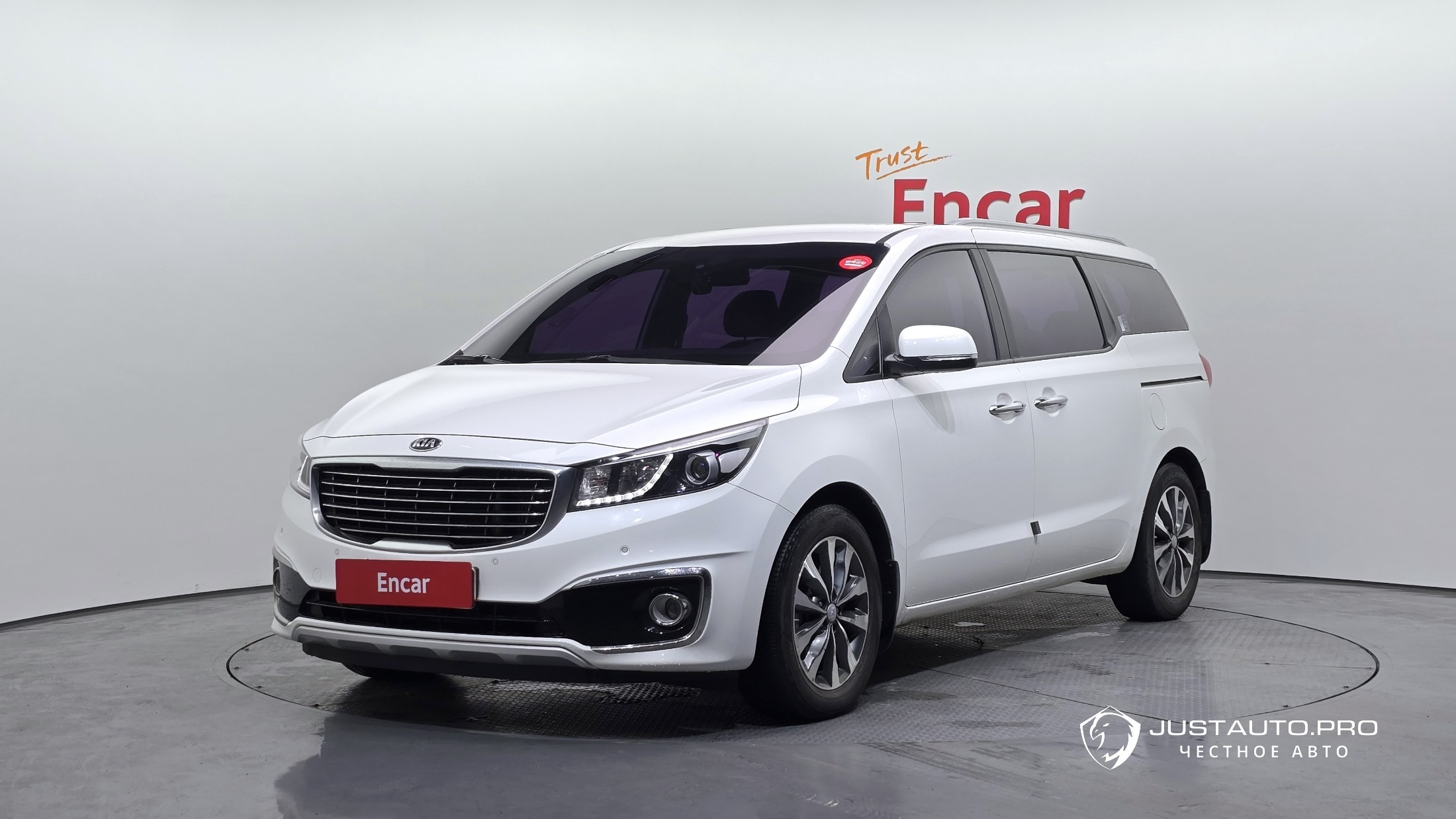 Автомобиль Kia Canival
