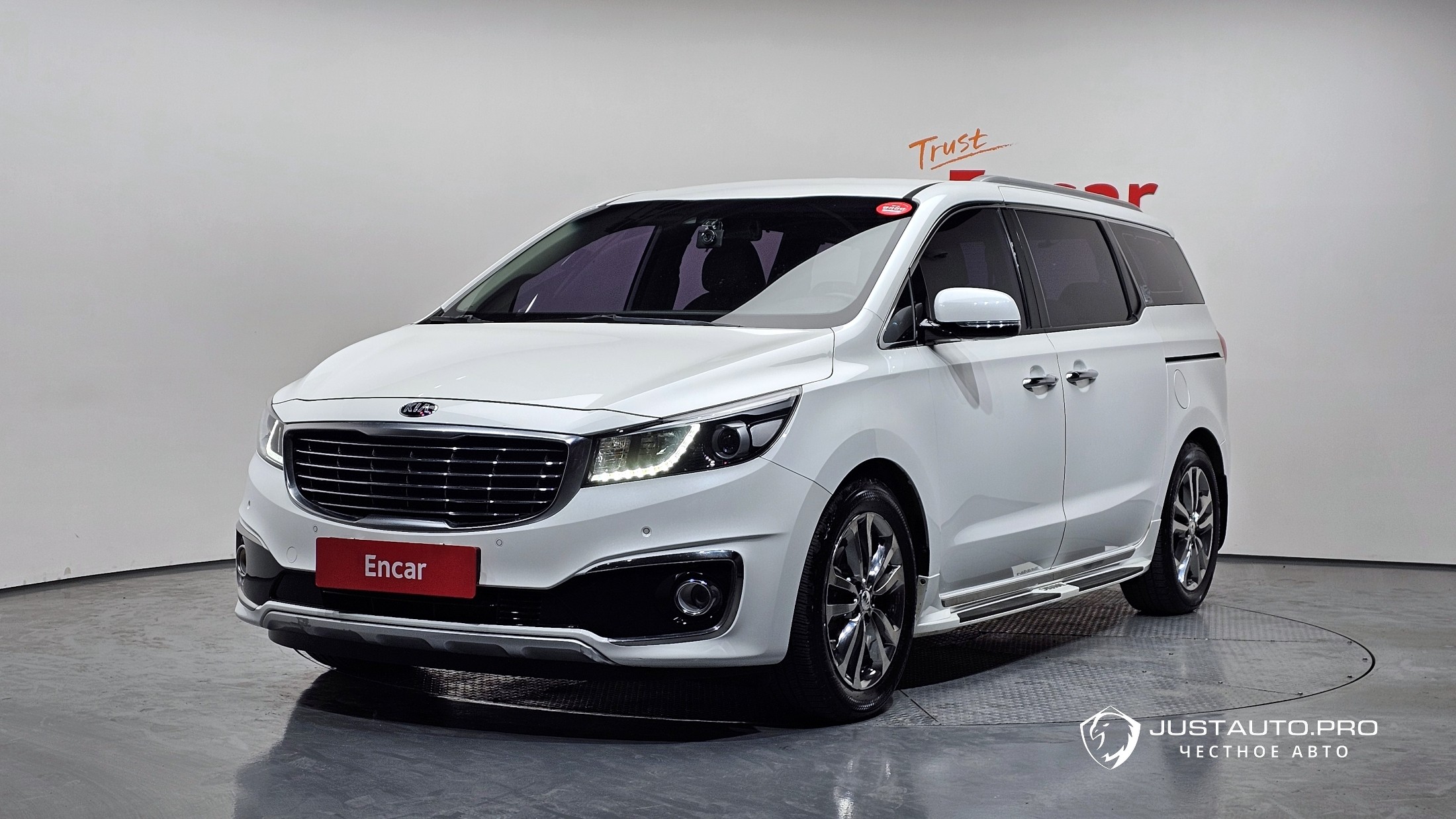 Автомобиль Kia Canival