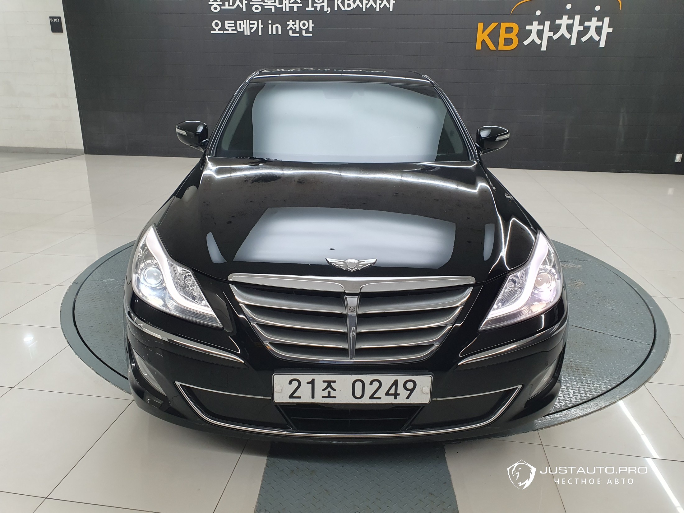 Автомобиль Hyundai Genesis