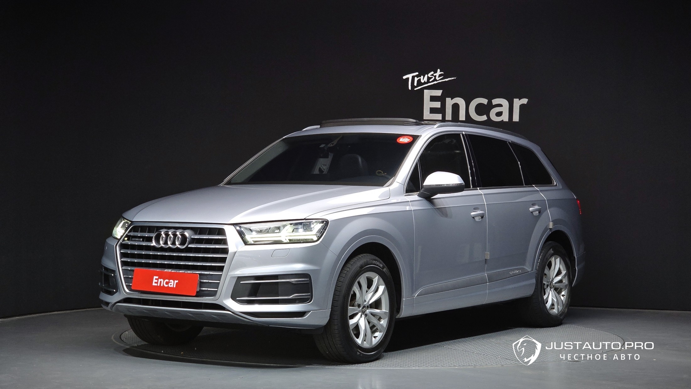 Автомобиль Audi Q7