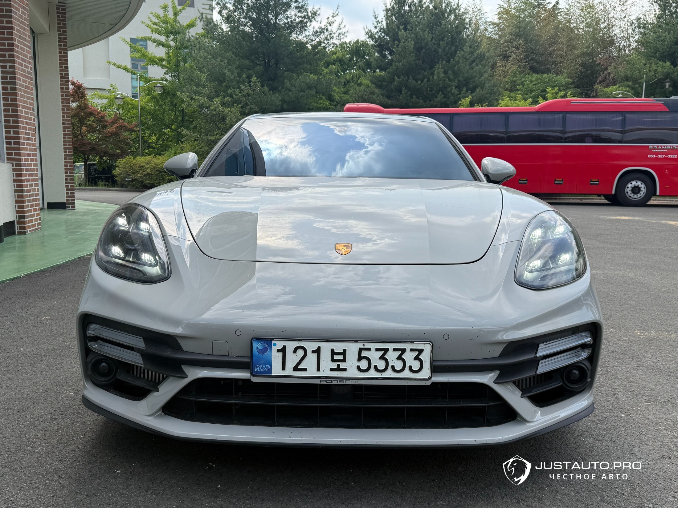 Автомобиль Porsche Panamera