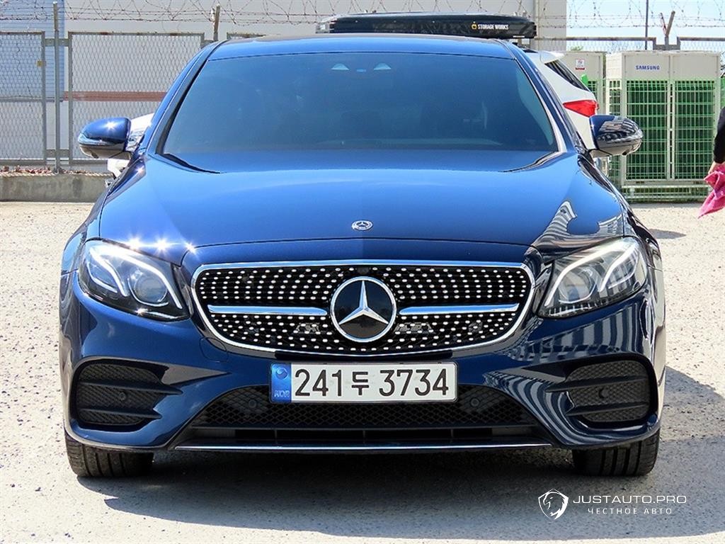 Автомобиль Mercedes-Benz E-Class