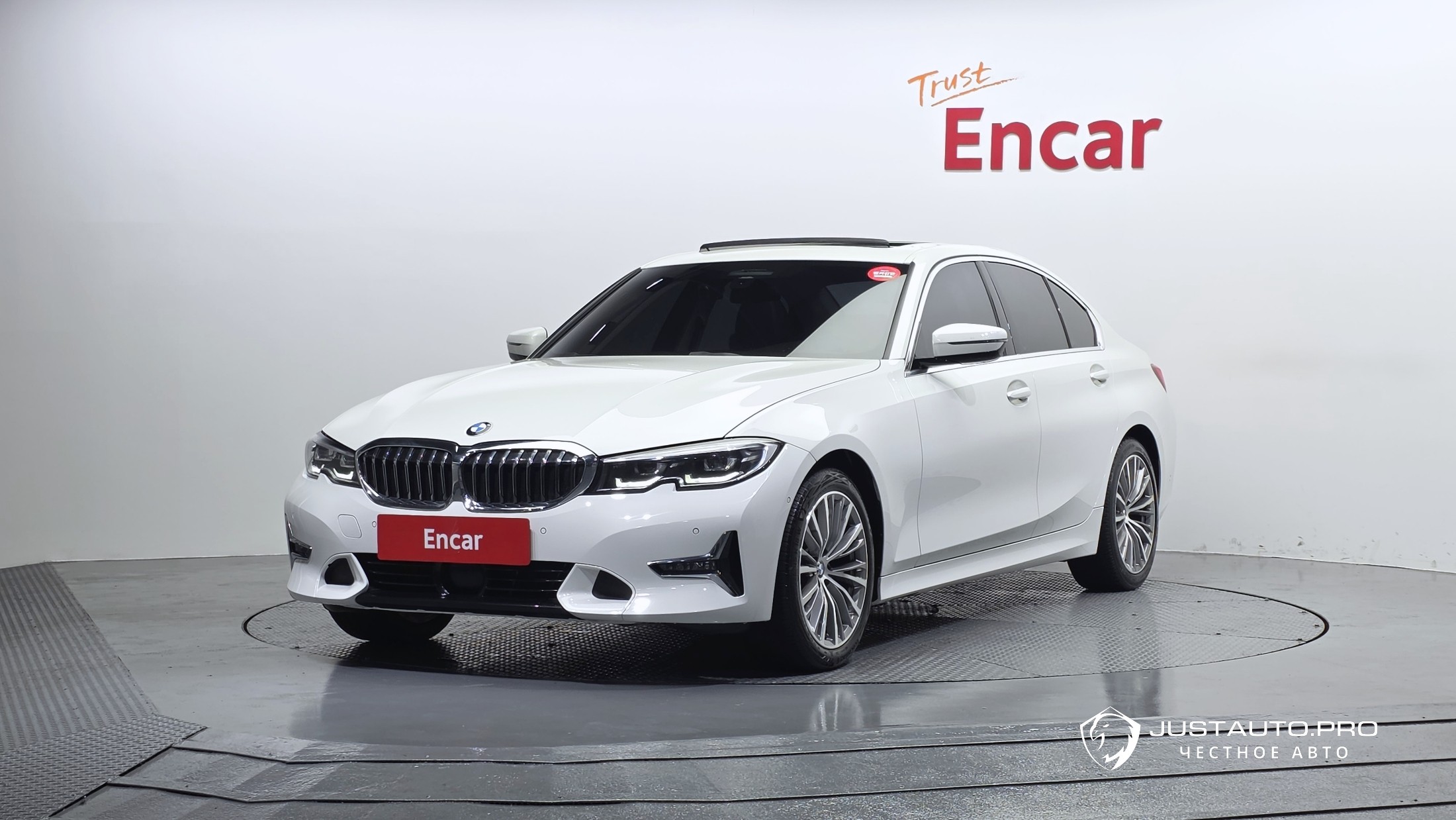 Автомобиль BMW 3-Series