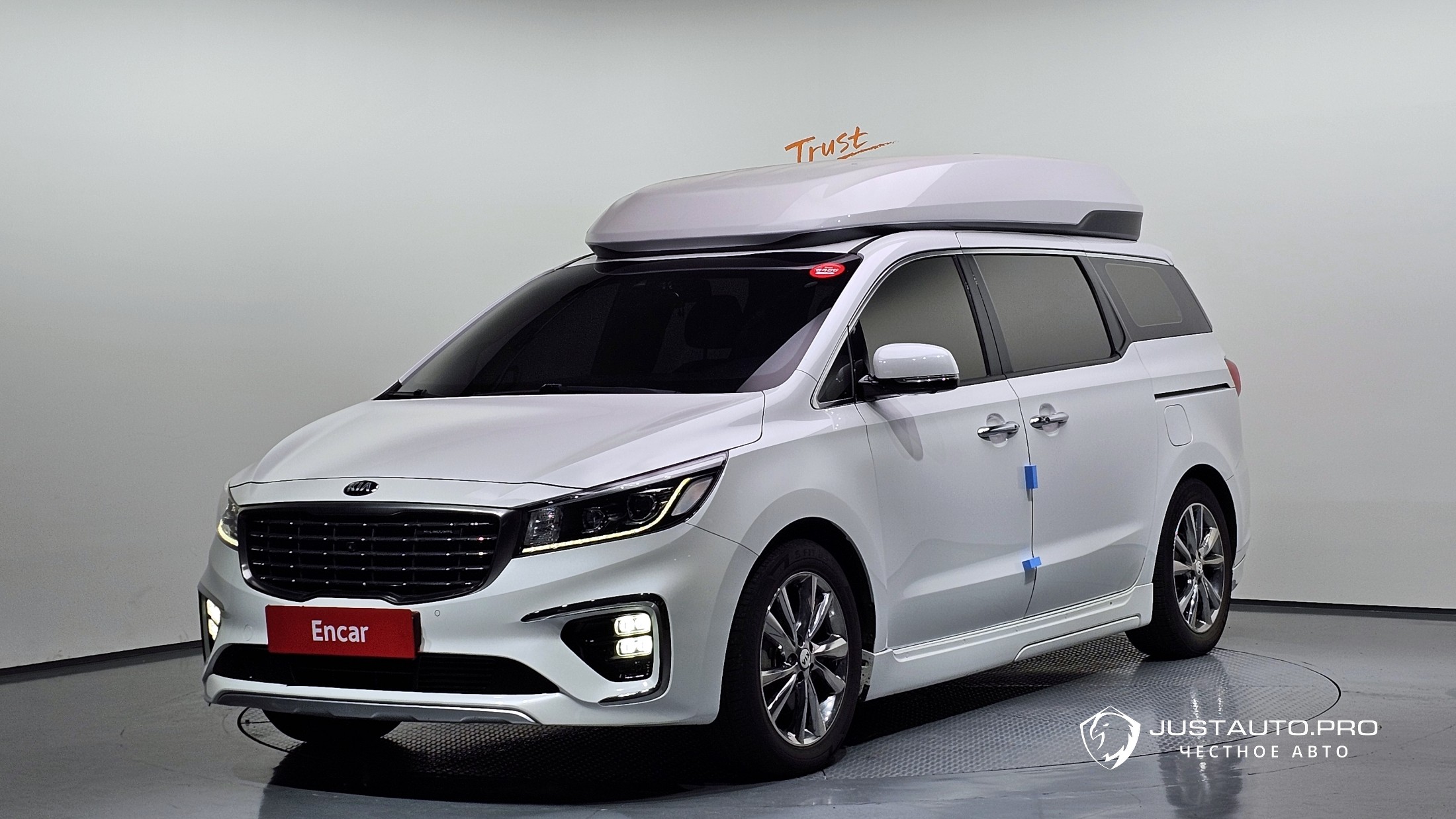 Автомобиль Kia Canival