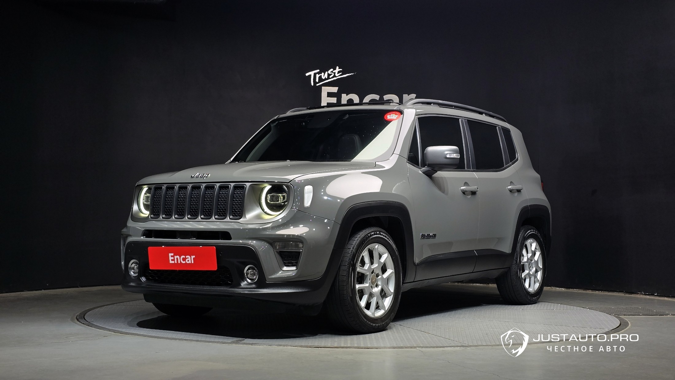 Автомобиль Jeep Renegade