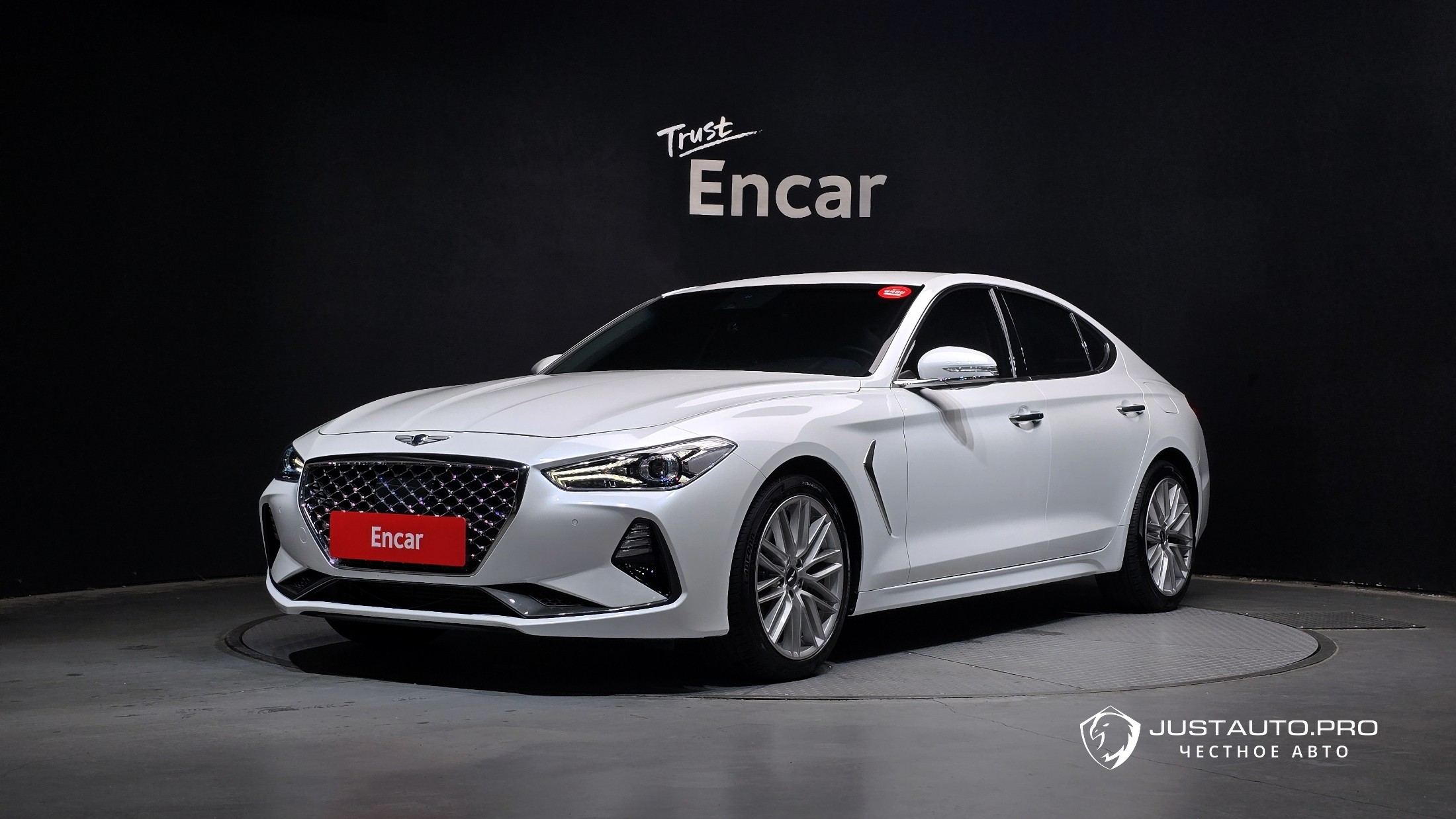 Автомобиль Genesis G70