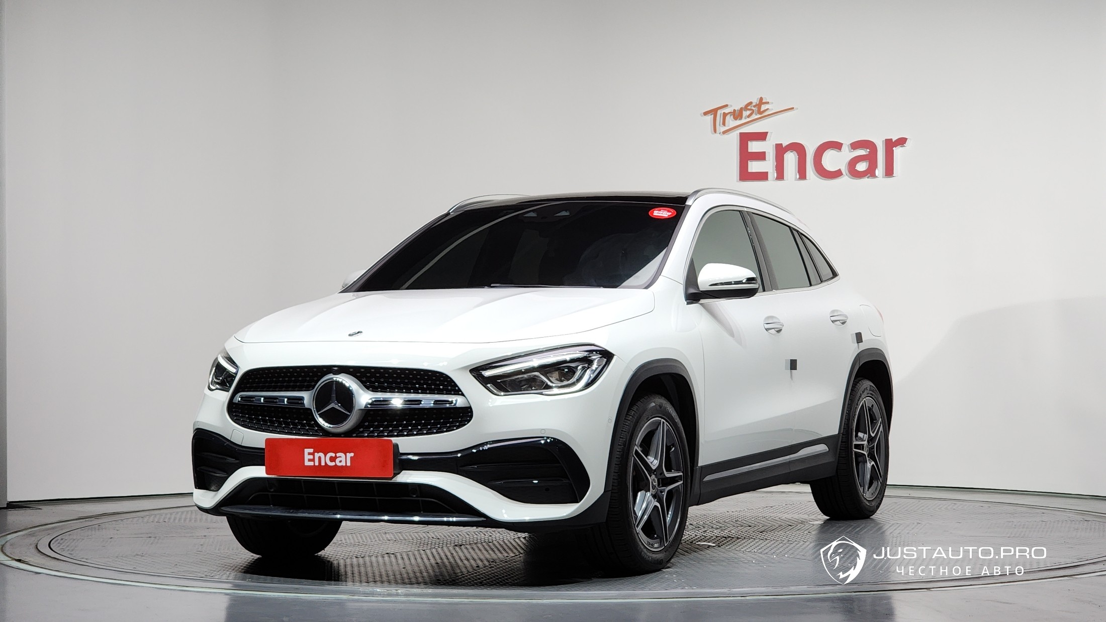 Автомобиль Mercedes-Benz GLA-Class
