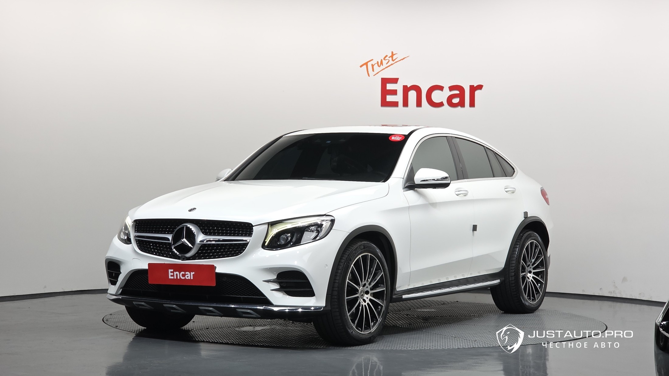 Автомобиль Mercedes-Benz GLC-Class