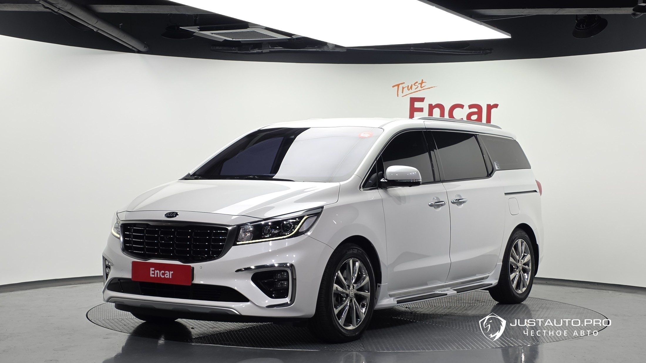 Автомобиль Kia Canival